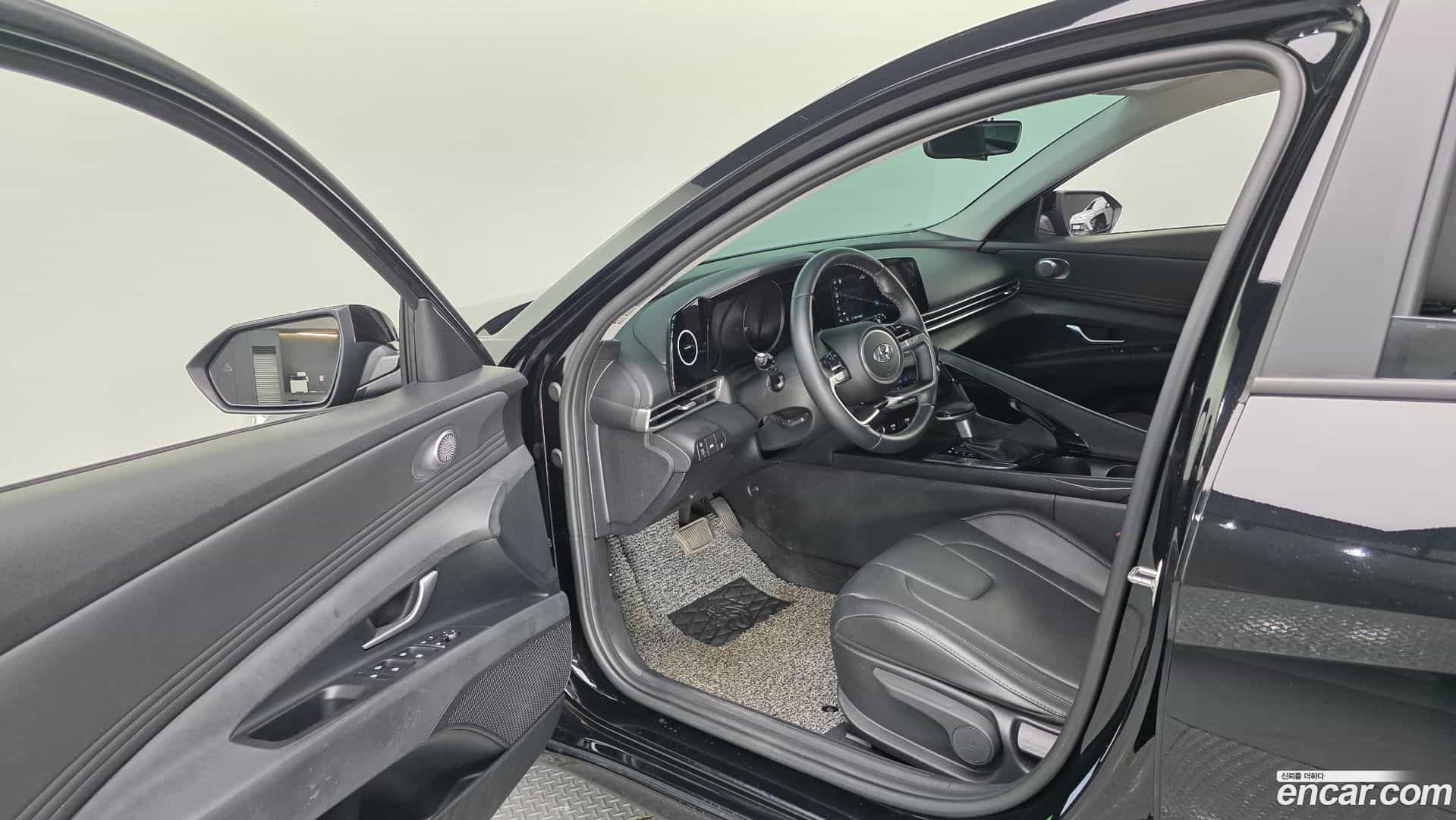 AVANTE Hyundai 2022.0-OPTION-015