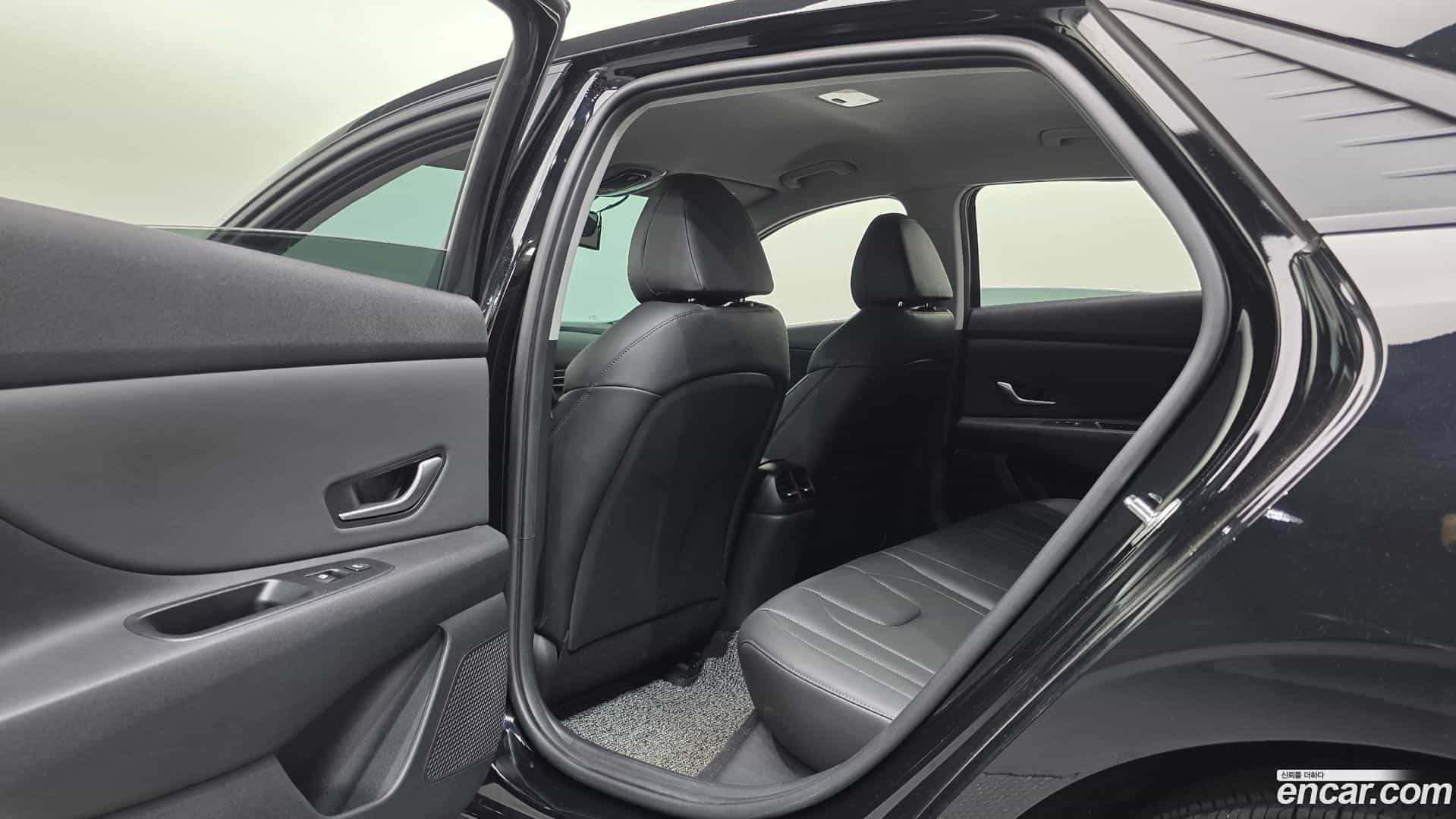 AVANTE Hyundai 2022.0-OPTION-021