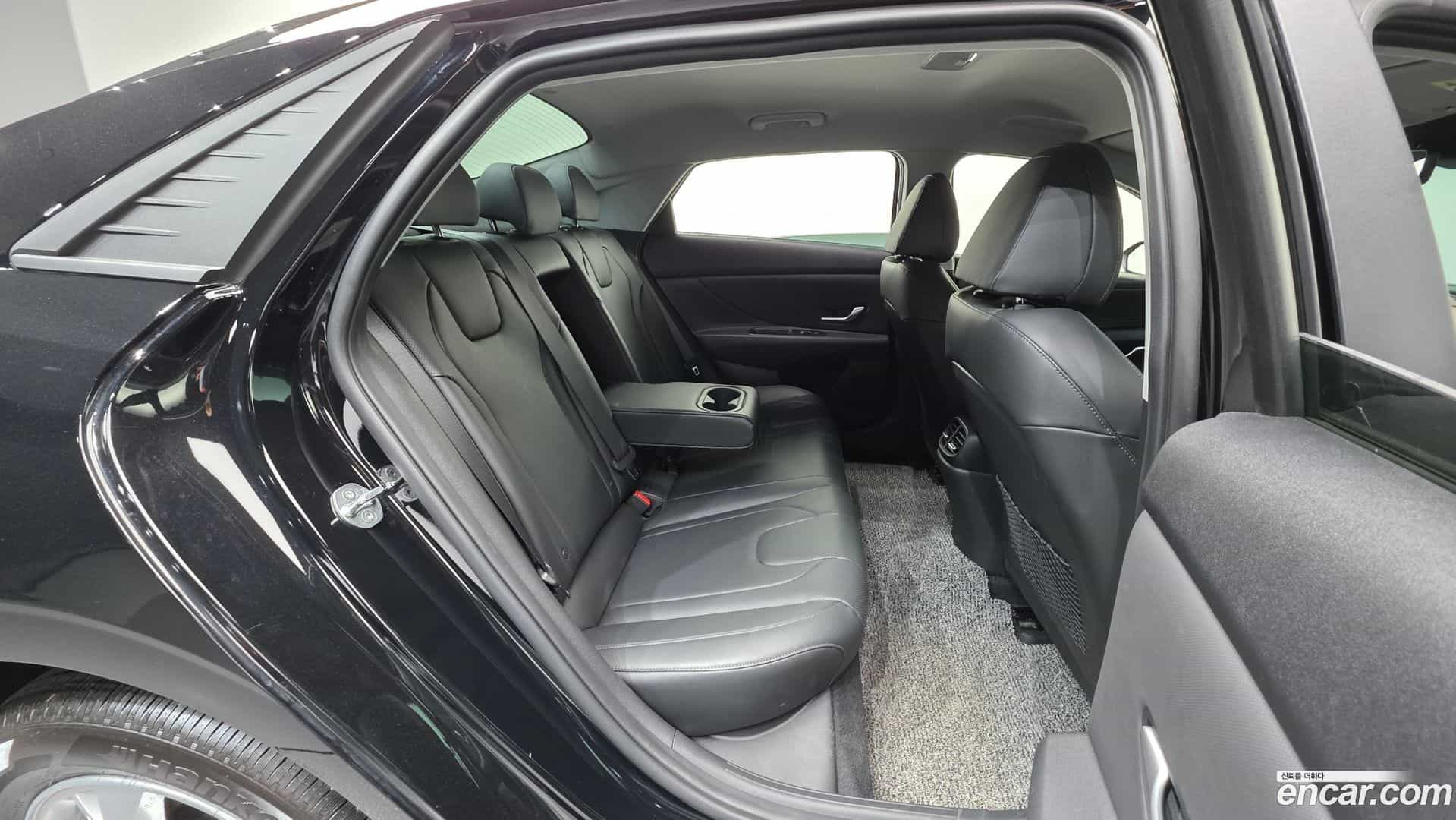 AVANTE Hyundai 2022.0-OPTION-023
