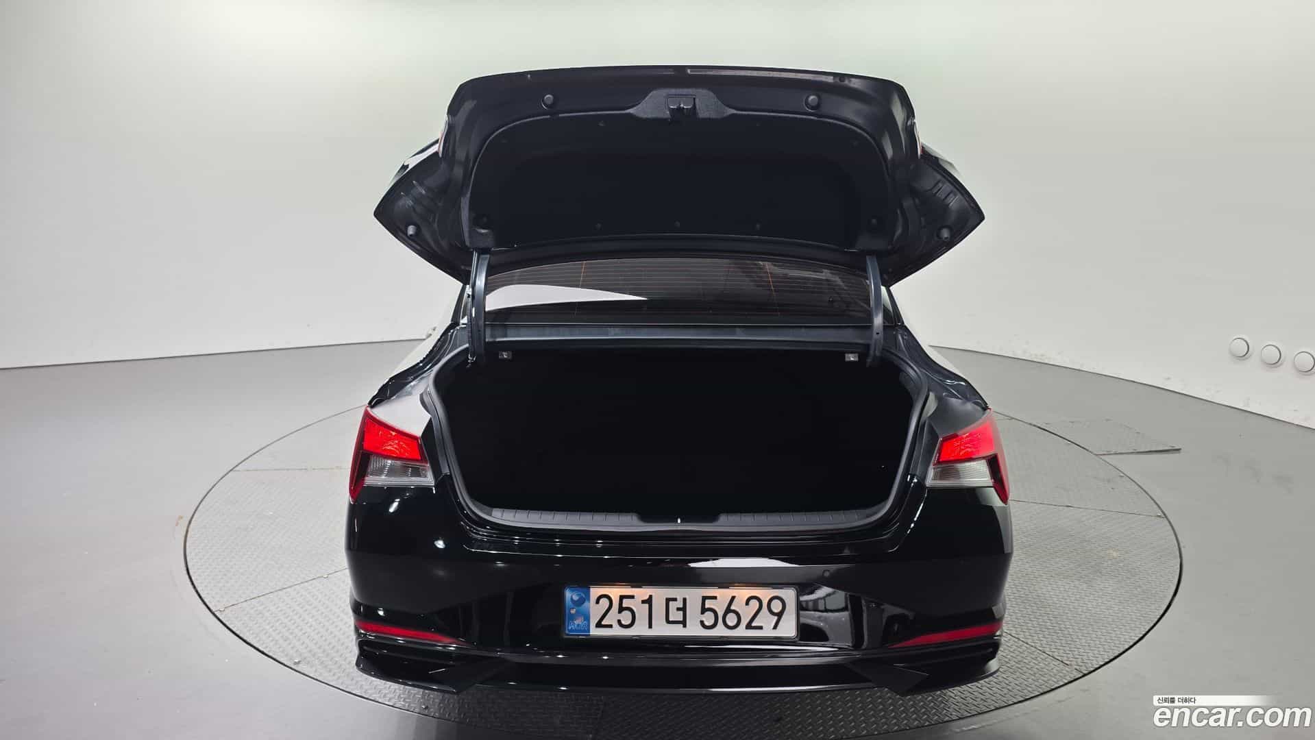 AVANTE Hyundai 2022.0-OPTION-024