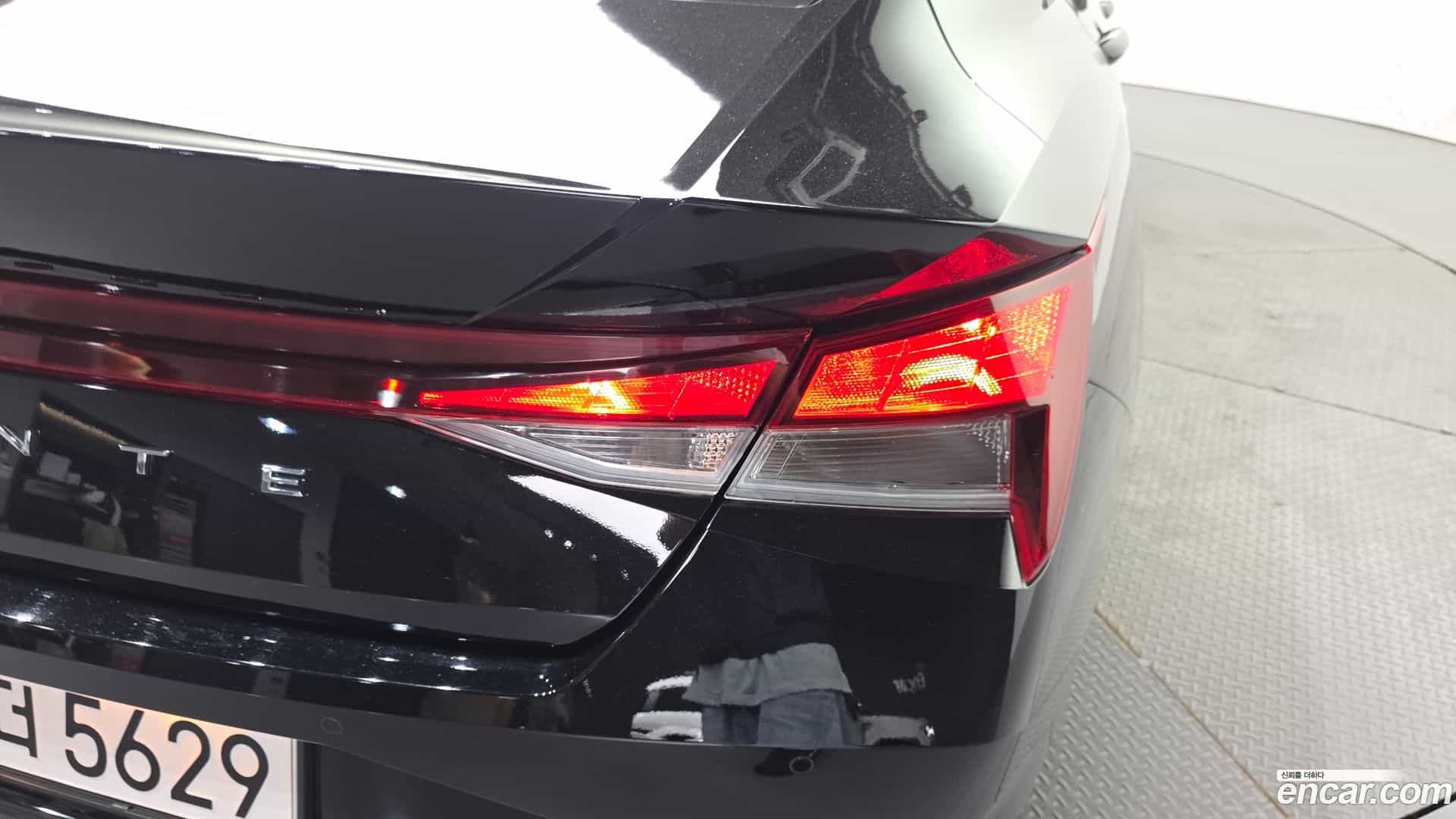 AVANTE Hyundai 2022.0-OUTER-033