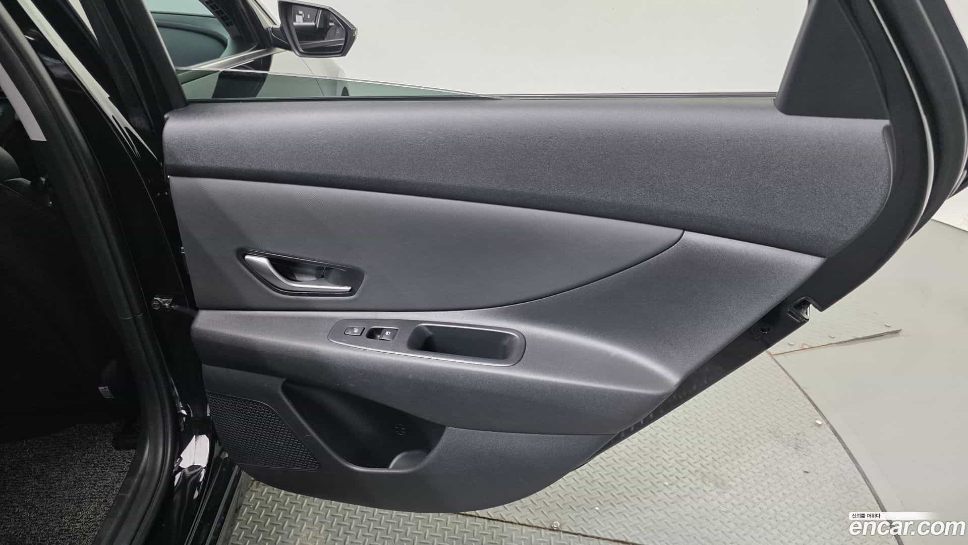 AVANTE Hyundai 2022.0-INNER-035