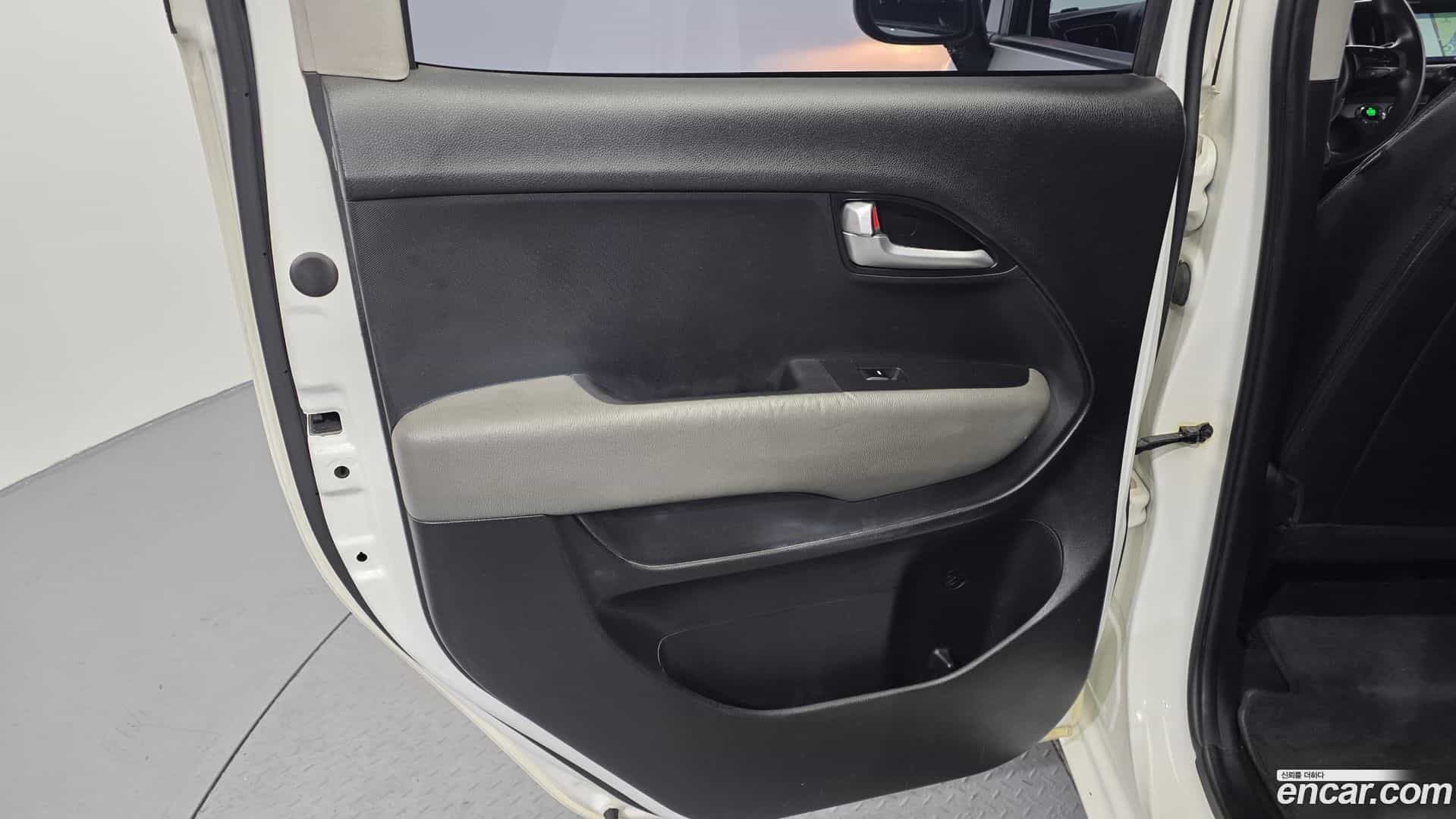 RAY Kia 2022.3-INNER-035
