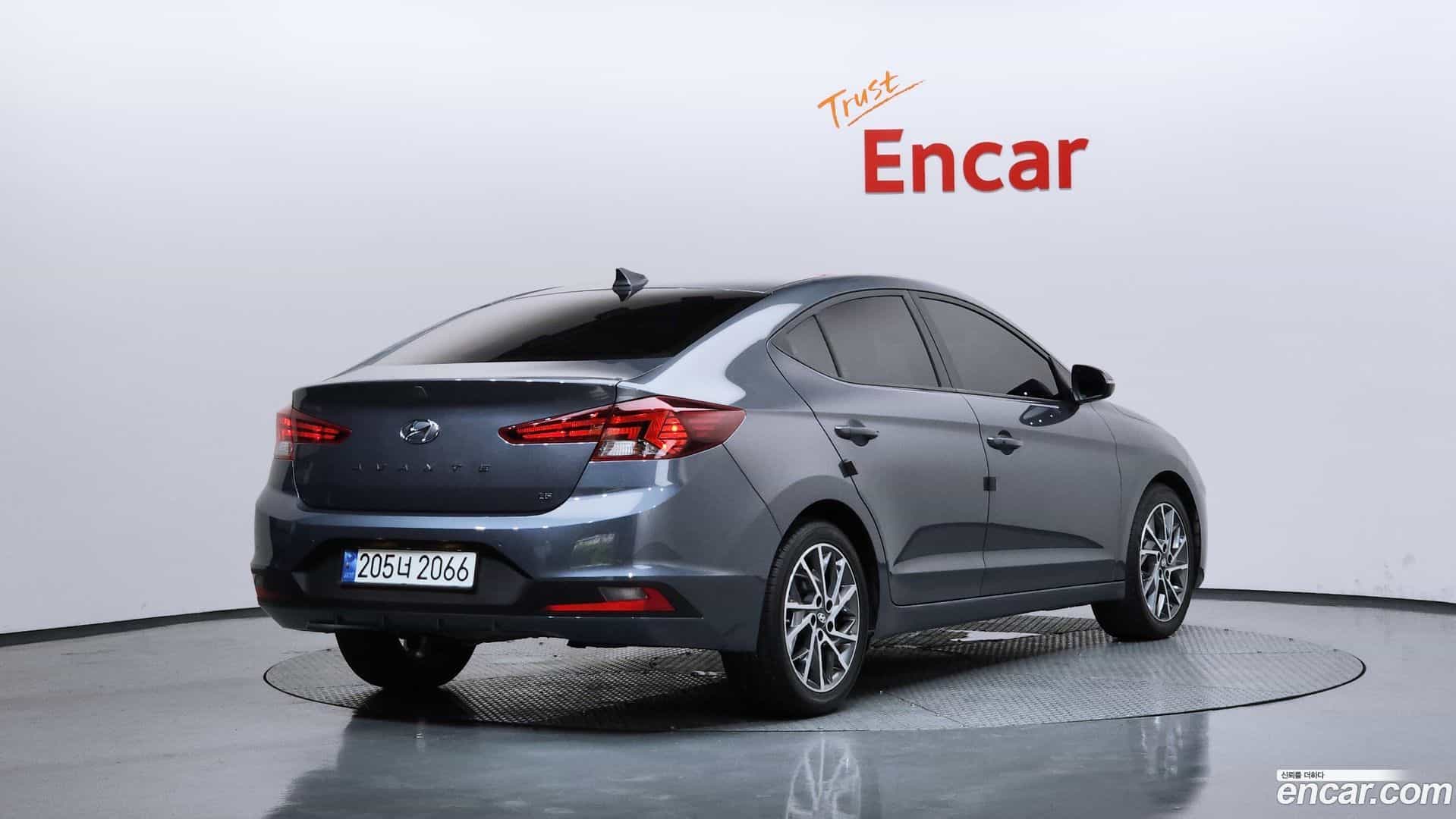 AVANTE Hyundai 2018.9-OUTER-002