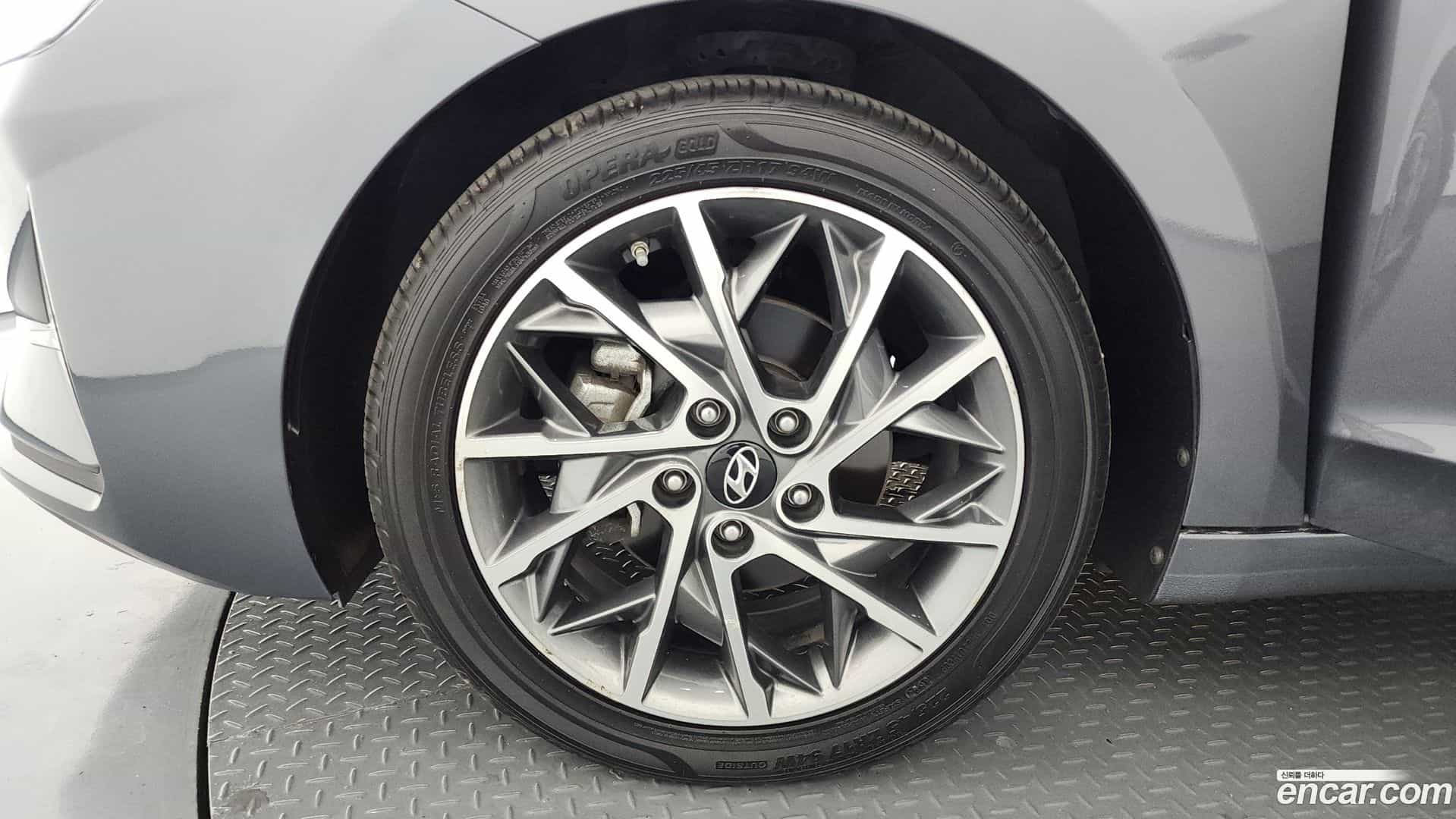 AVANTE Hyundai 2018.9-OUTER-005