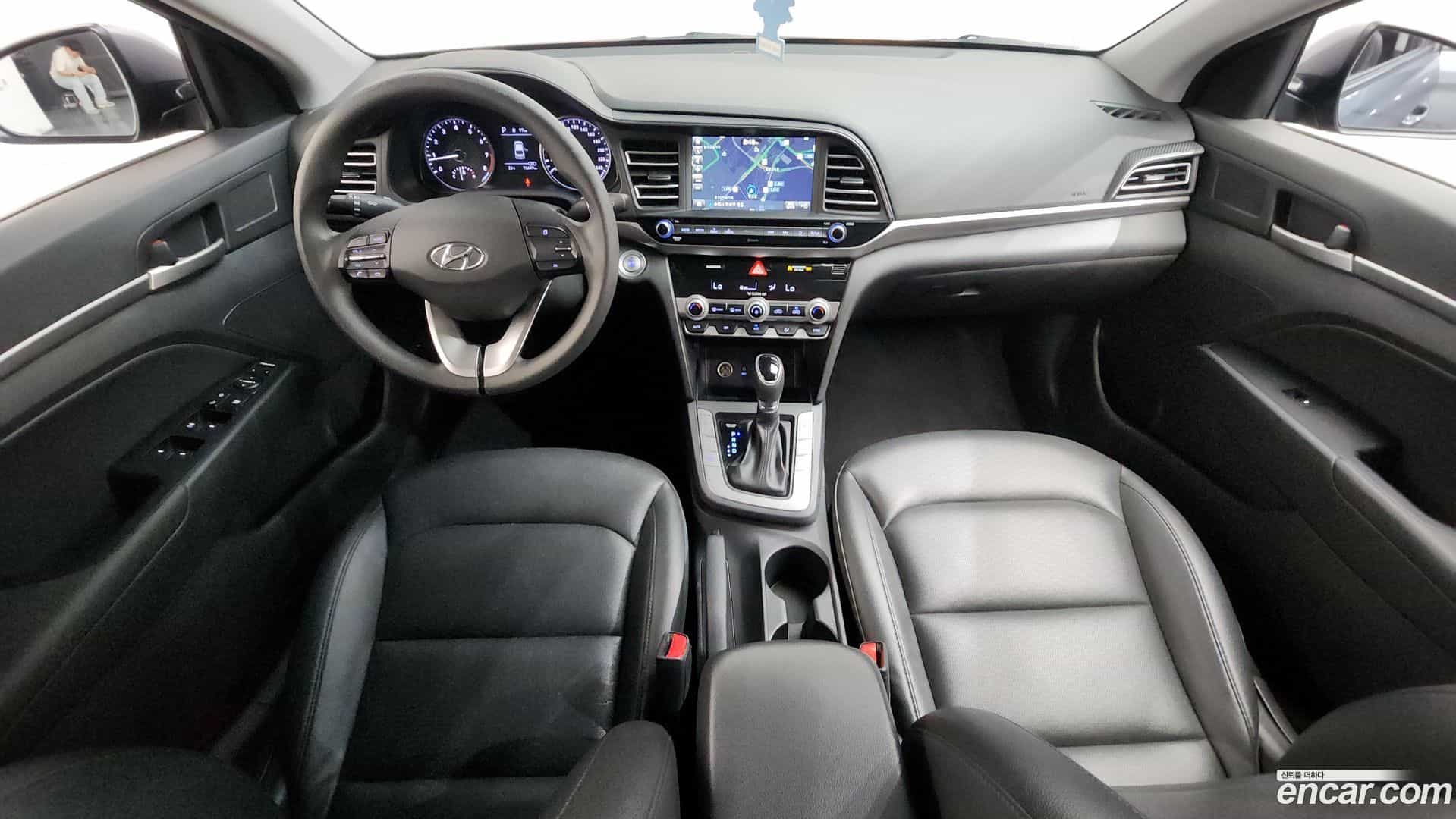 AVANTE Hyundai 2018.9-INNER-007