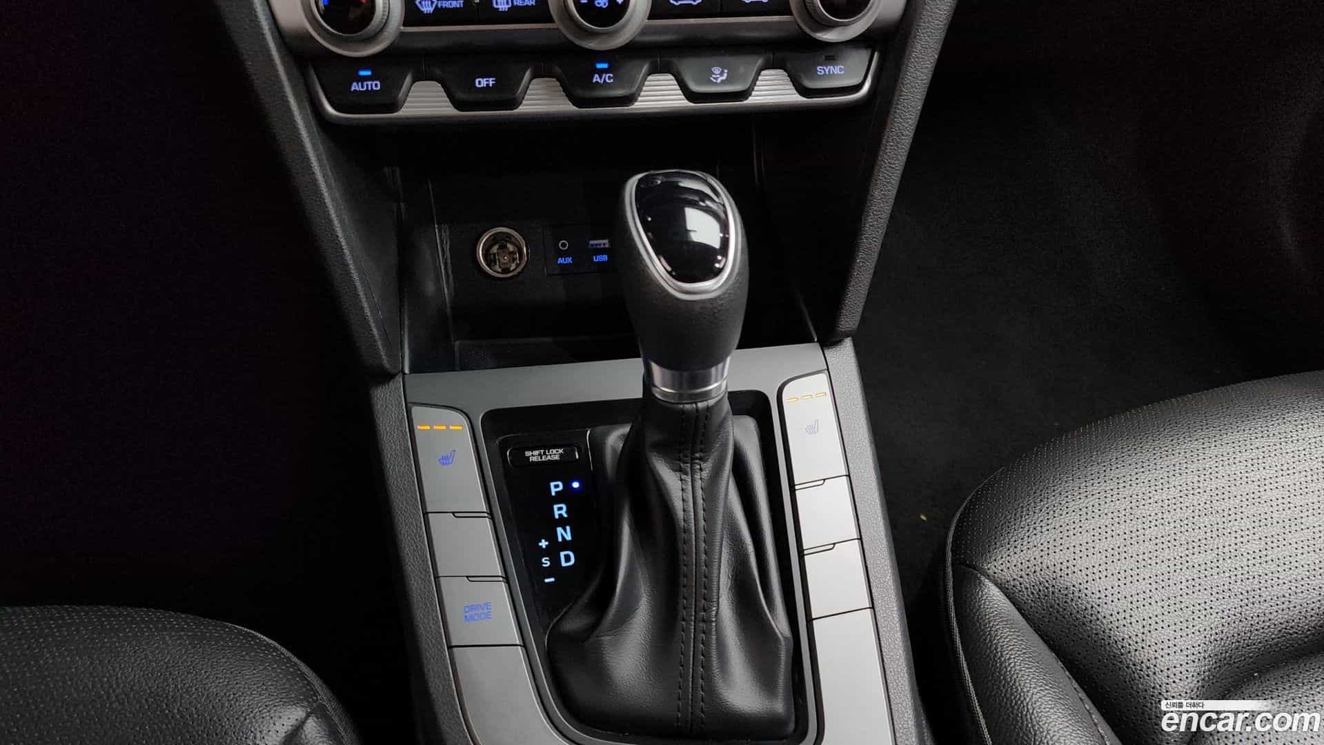 AVANTE Hyundai 2018.9-INNER-009