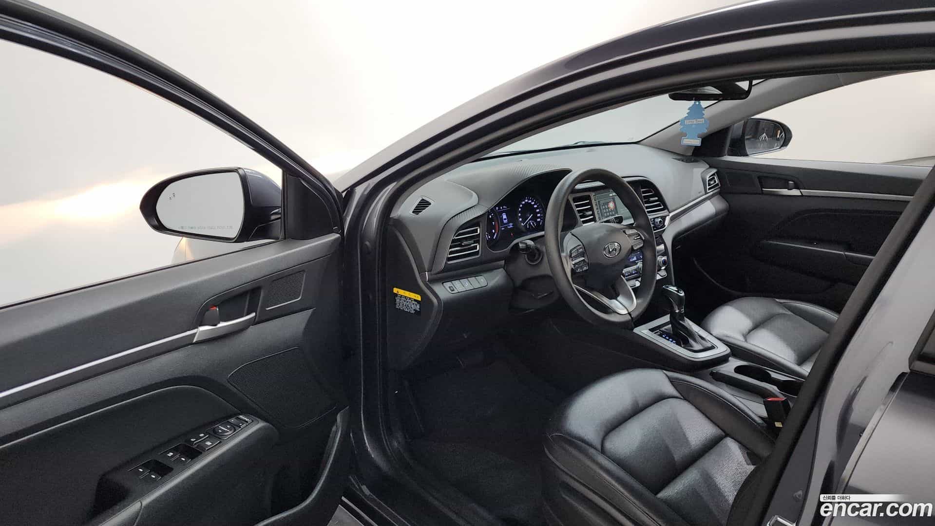 AVANTE Hyundai 2018.9-INNER-010