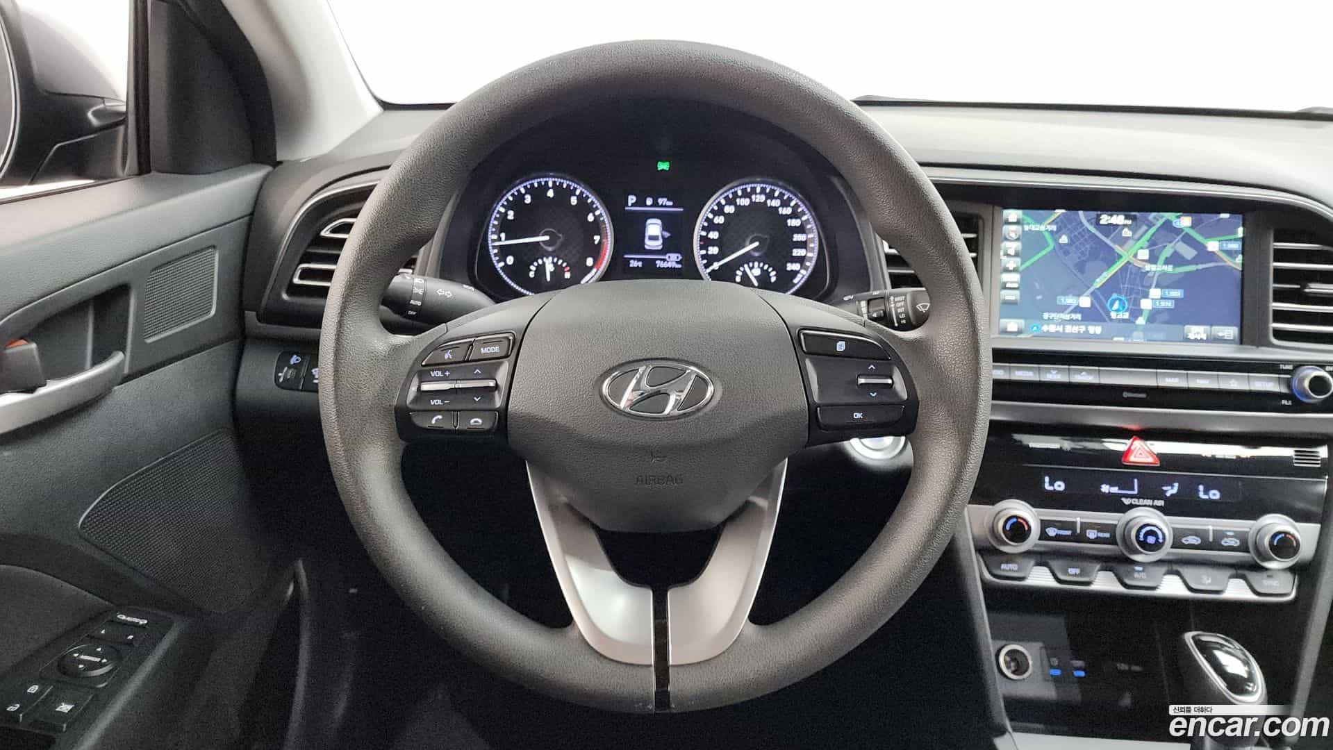 AVANTE Hyundai 2018.9-OPTION-018