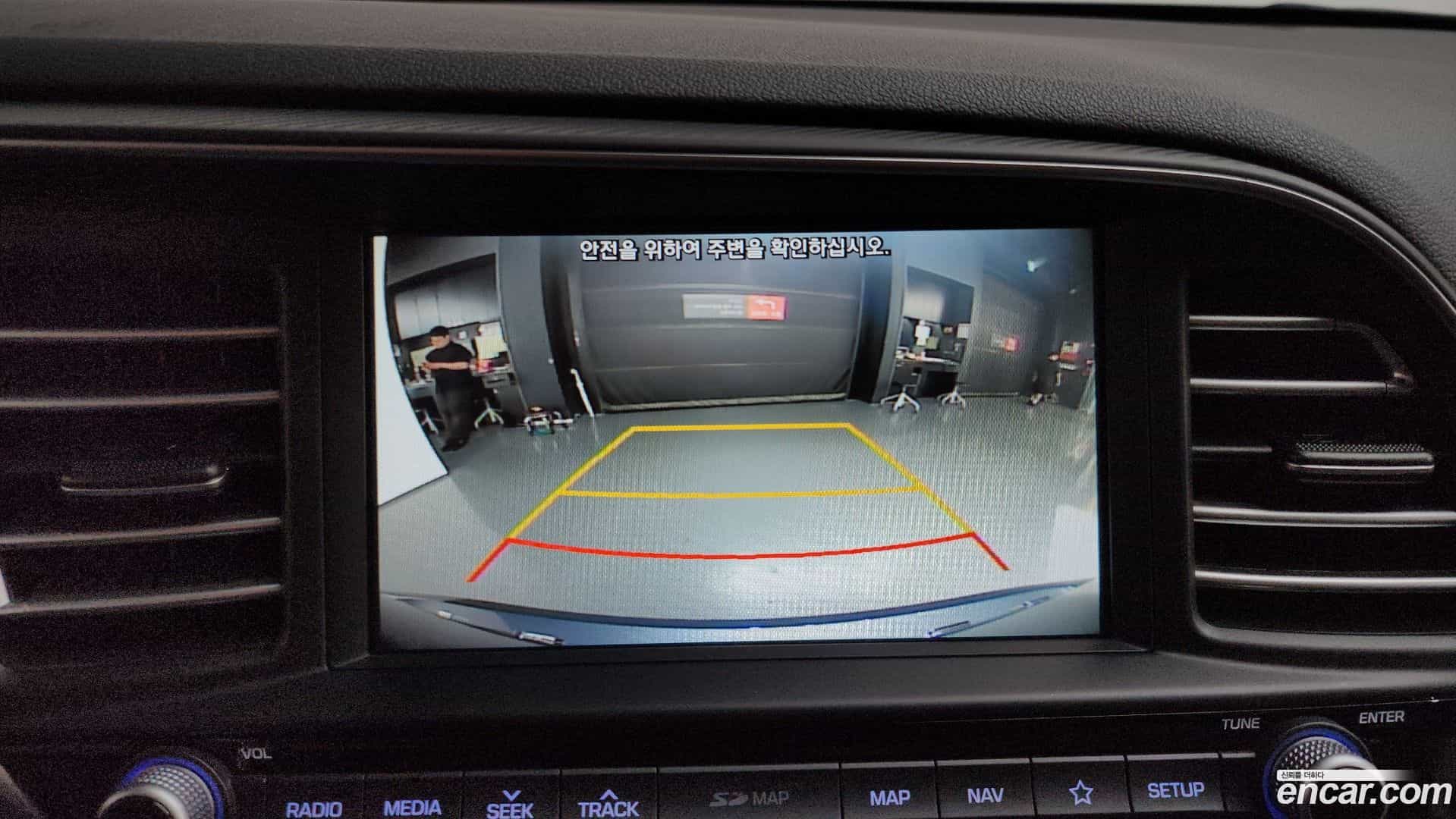 AVANTE Hyundai 2018.9-OPTION-019