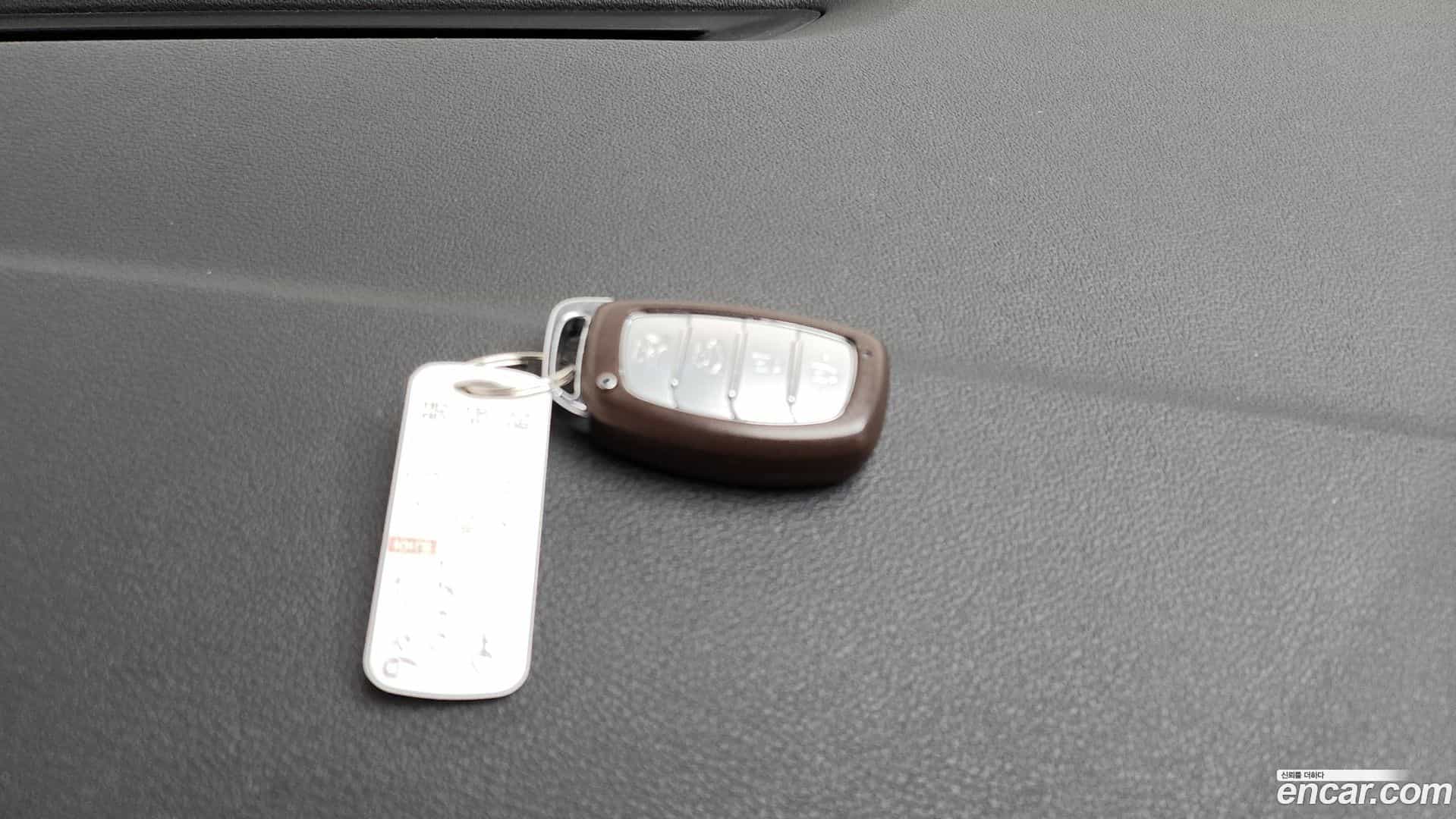 AVANTE Hyundai 2018.9-OPTION-020