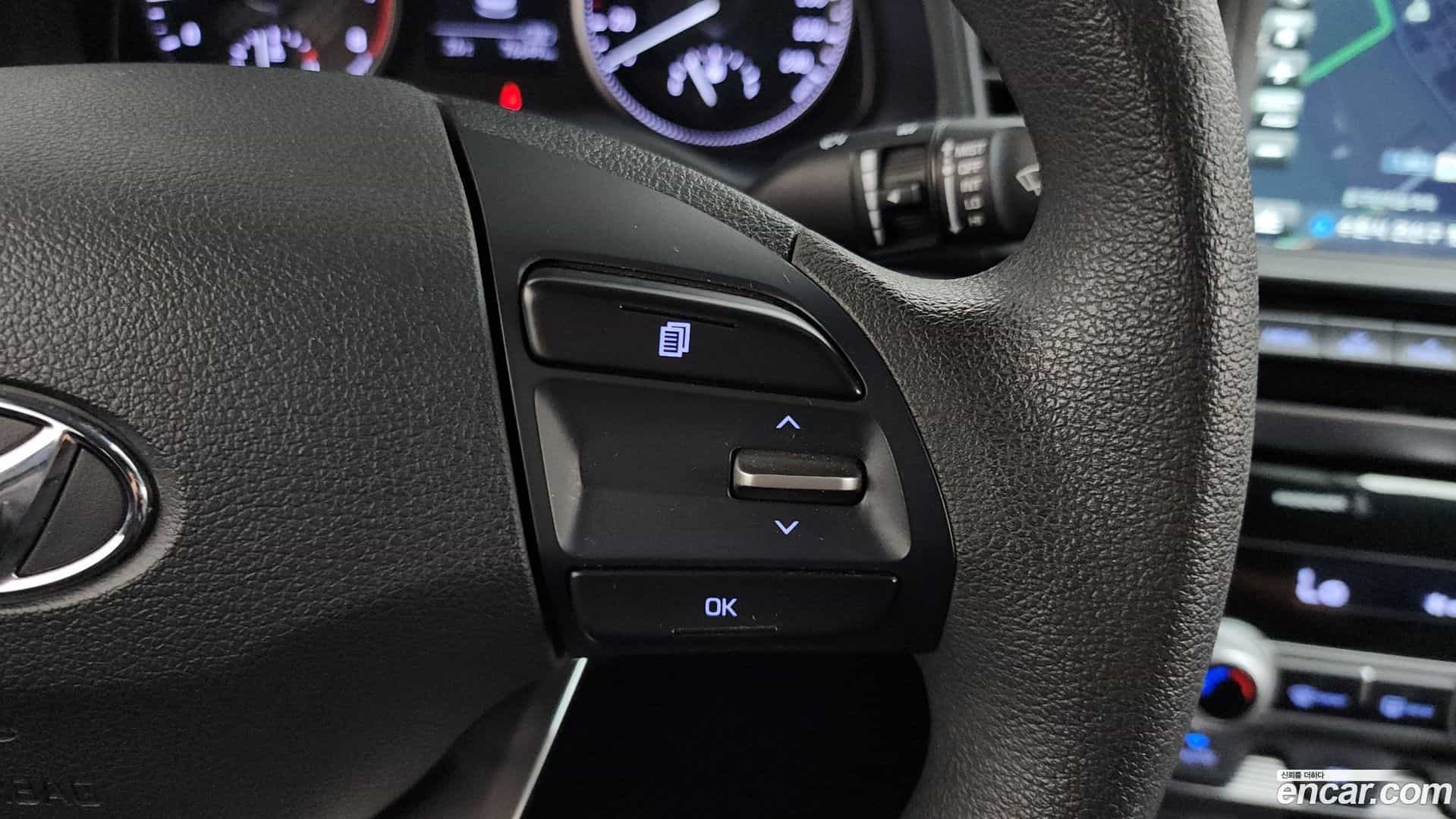 AVANTE Hyundai 2018.9-OPTION-022