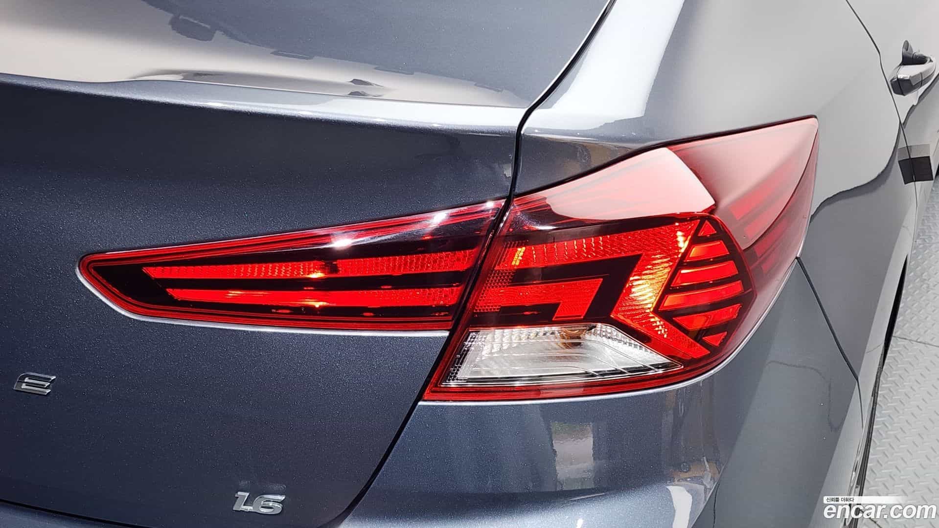 AVANTE Hyundai 2018.9-OUTER-033