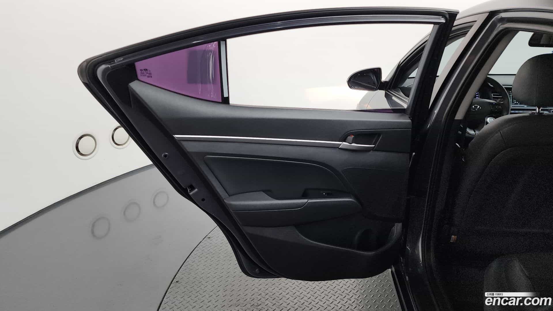 AVANTE Hyundai 2018.9-INNER-035