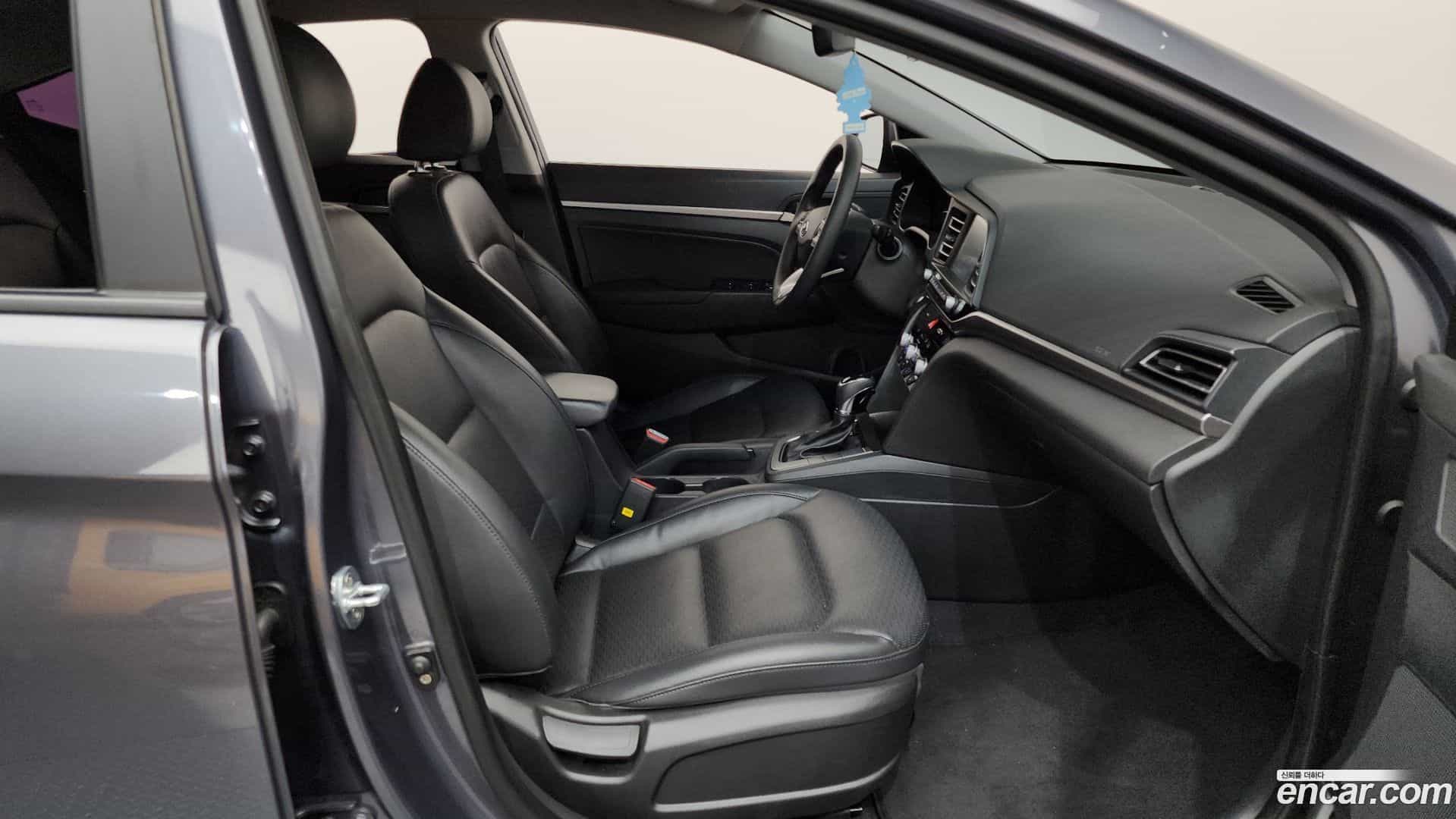AVANTE Hyundai 2018.9-INNER-036