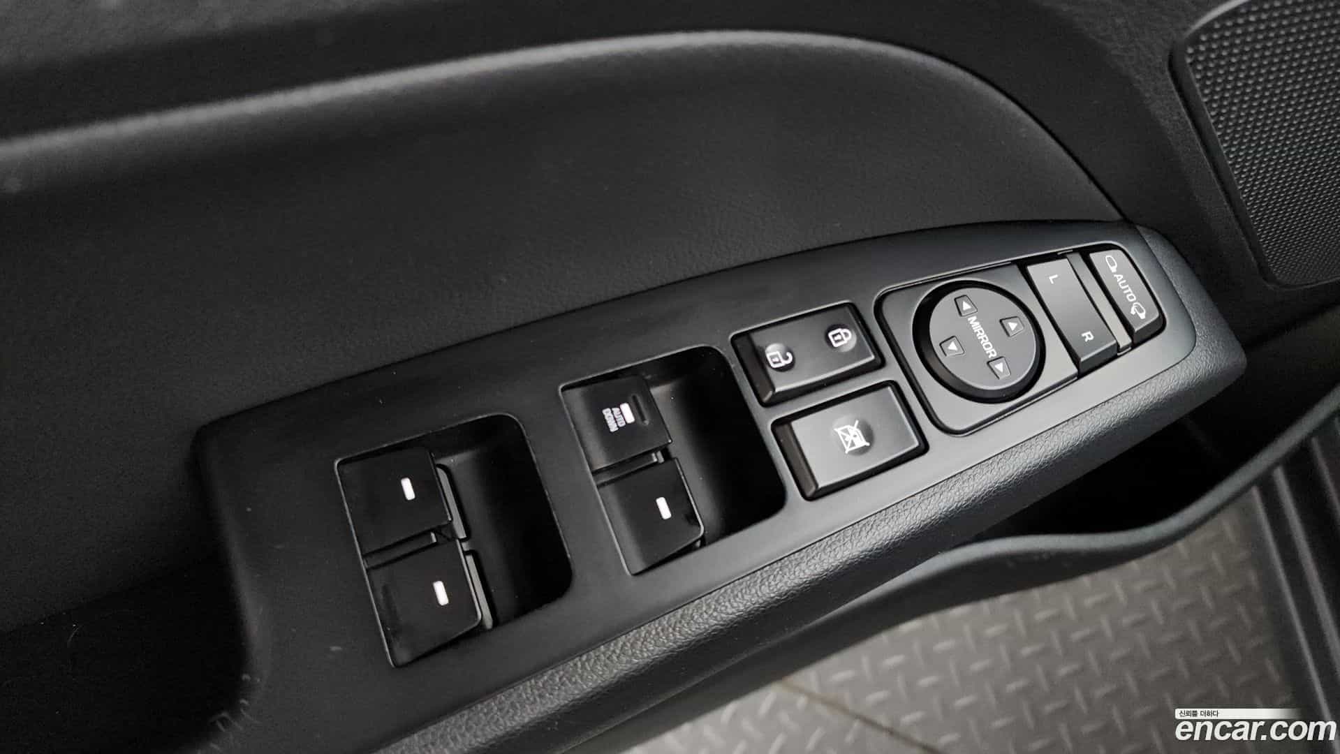 AVANTE Hyundai 2018.9-OPTION-043