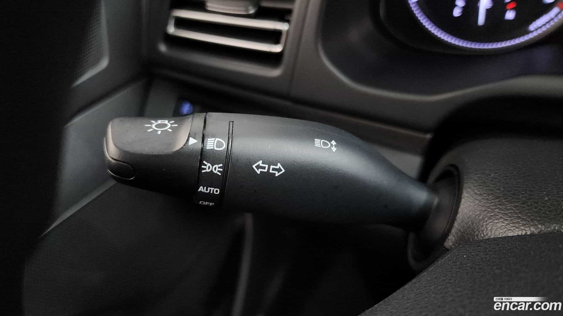 AVANTE Hyundai 2018.9-OPTION-045