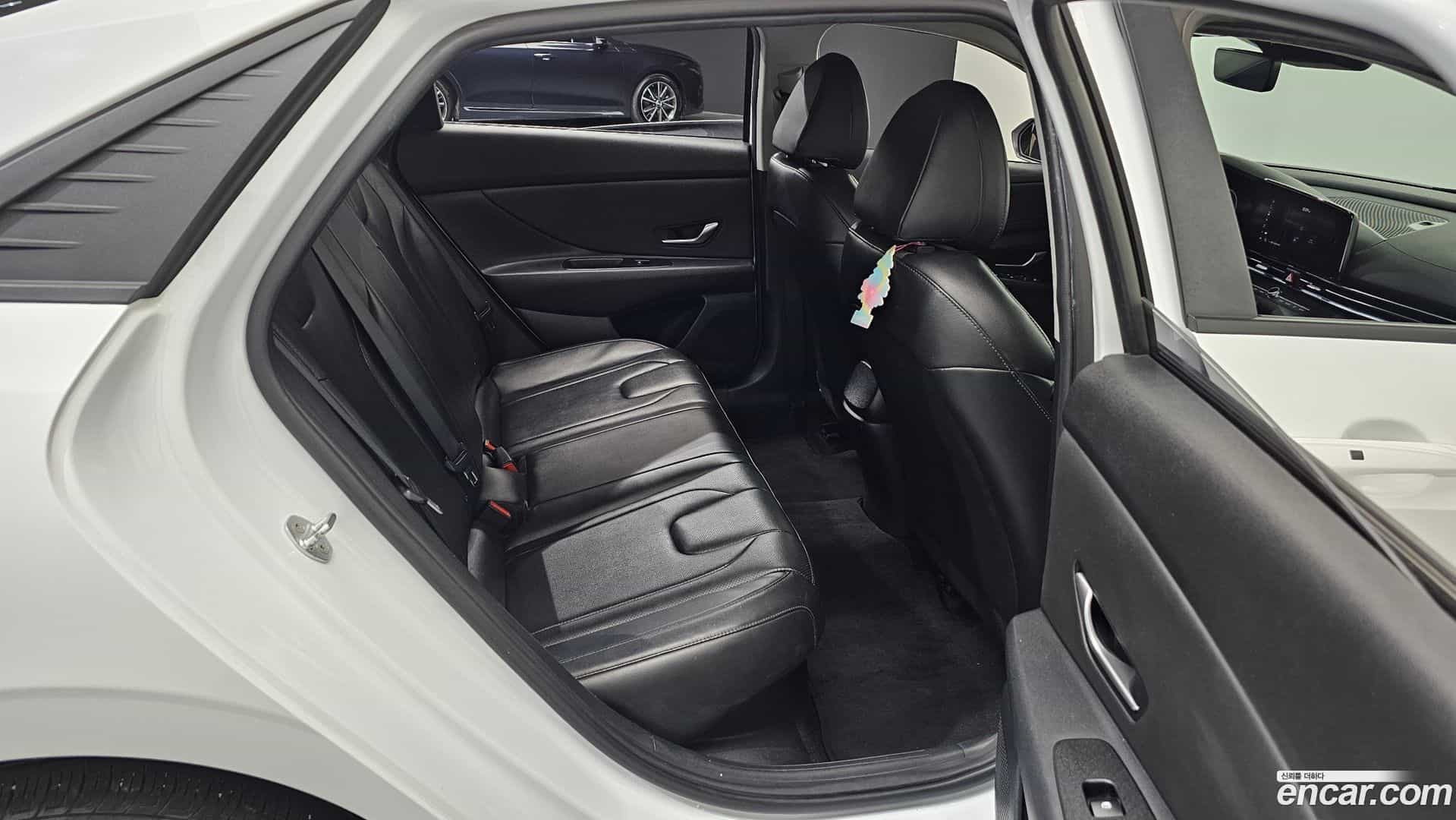 AVANTE Hyundai 2022.0-OPTION-015