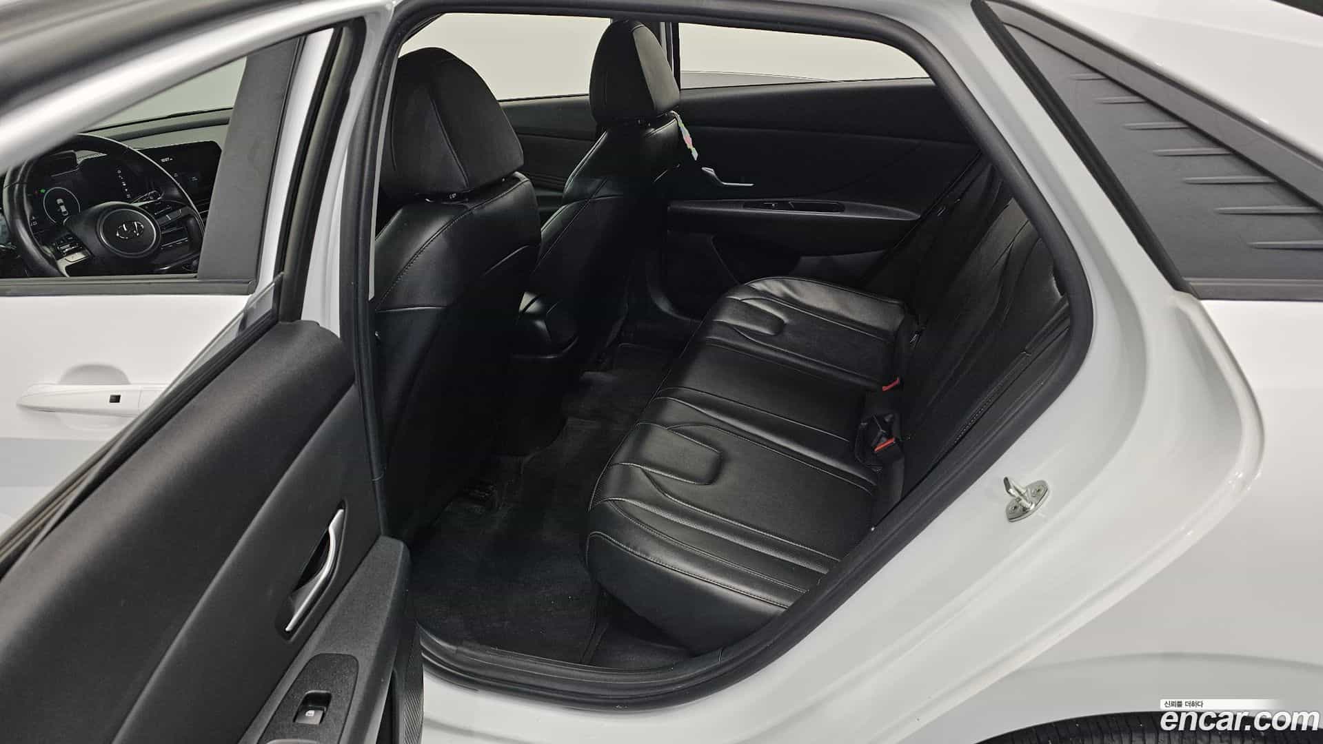 AVANTE Hyundai 2022.0-OPTION-016