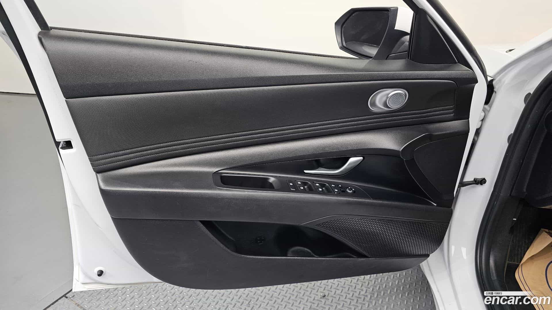 AVANTE Hyundai 2022.0-INNER-034
