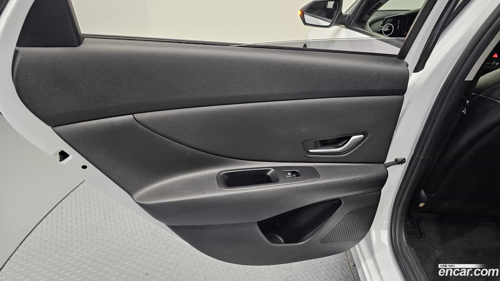 AVANTE Hyundai 2022.0-INNER-035