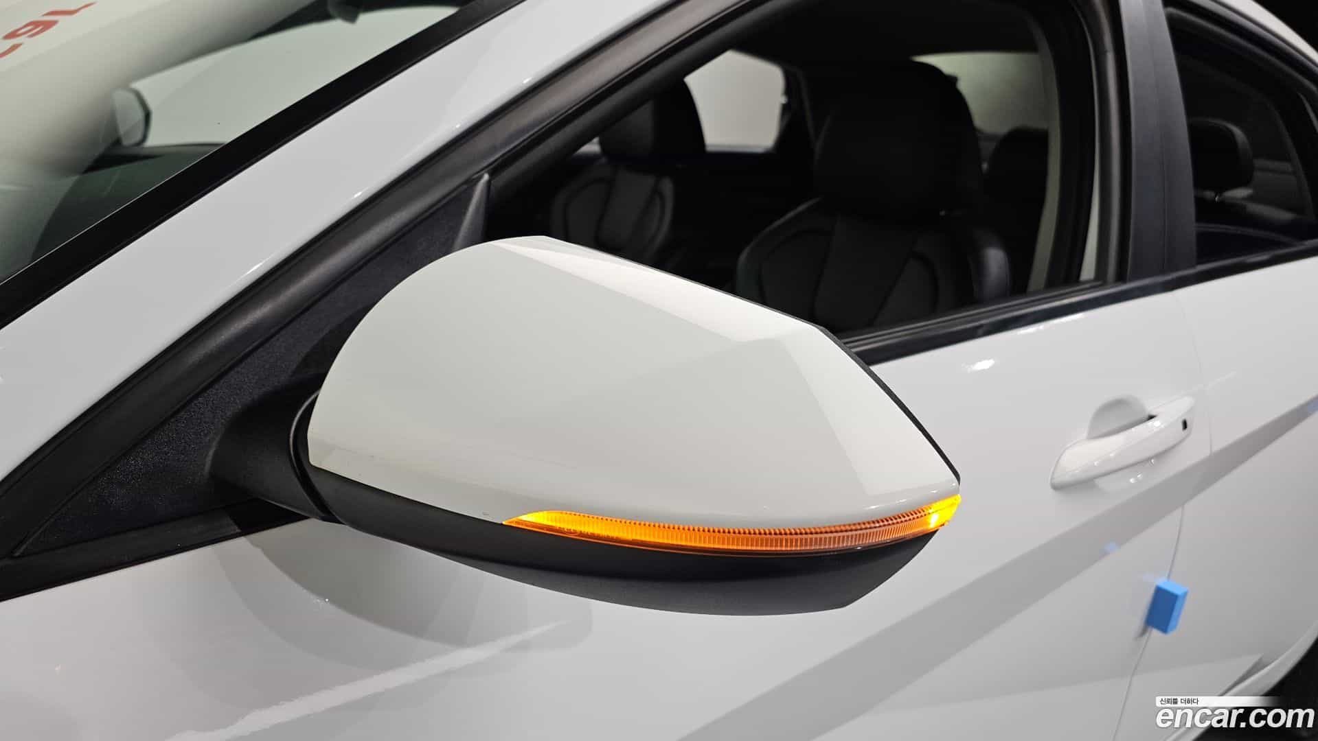 AVANTE Hyundai 2022.0-OPTION-040