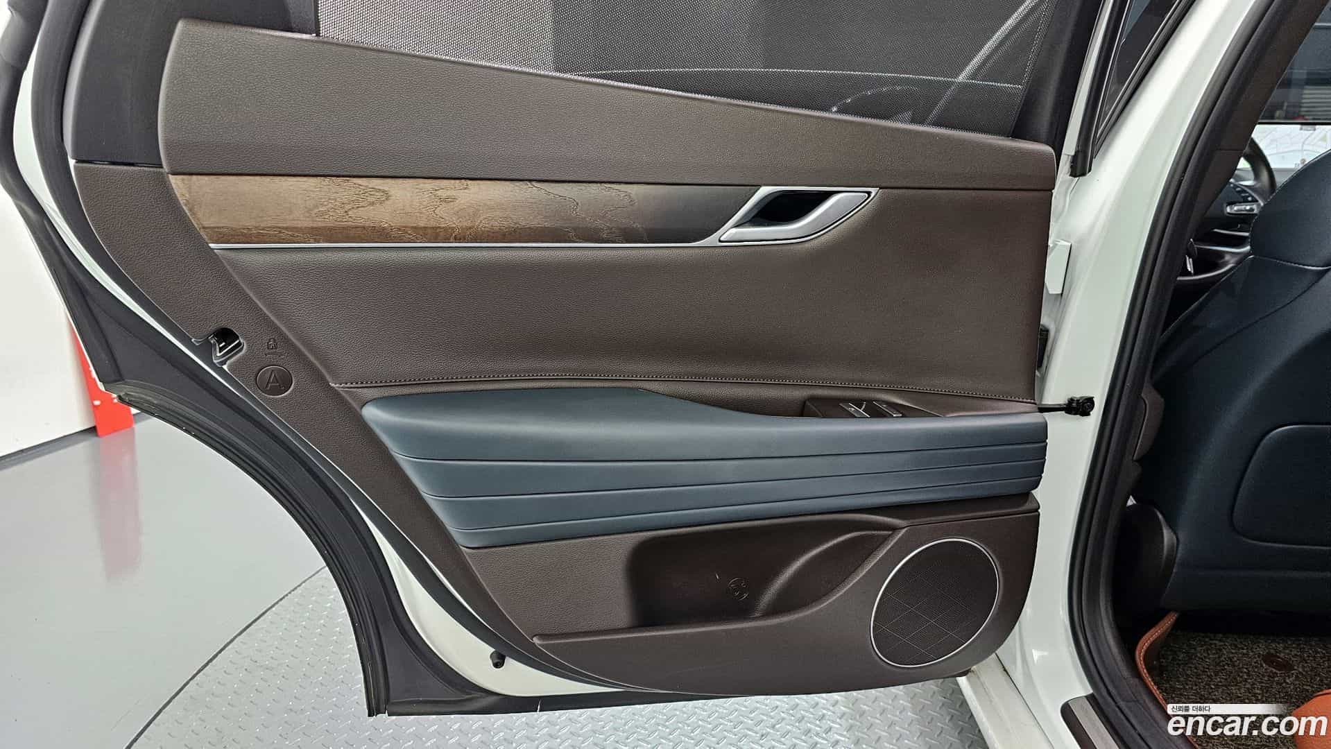 G80 Genesis 2020.6-INNER-035