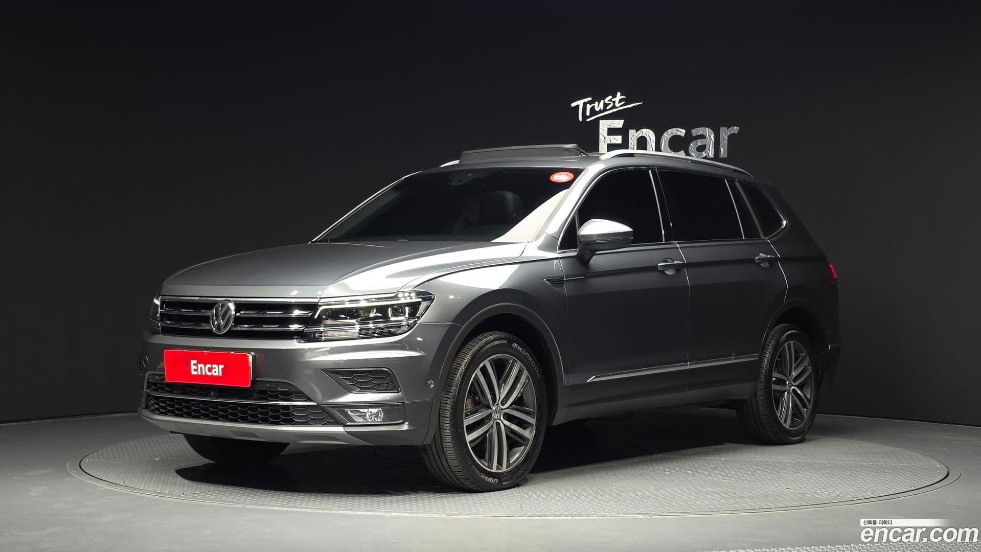 Main__Slider__Photo:Tiguan Volkswagen 2018.7-0