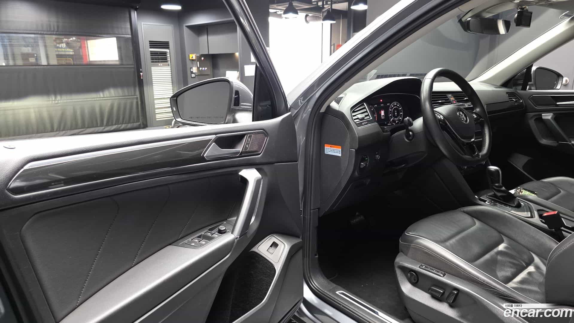 Tiguan Volkswagen 2018.7-INNER-010