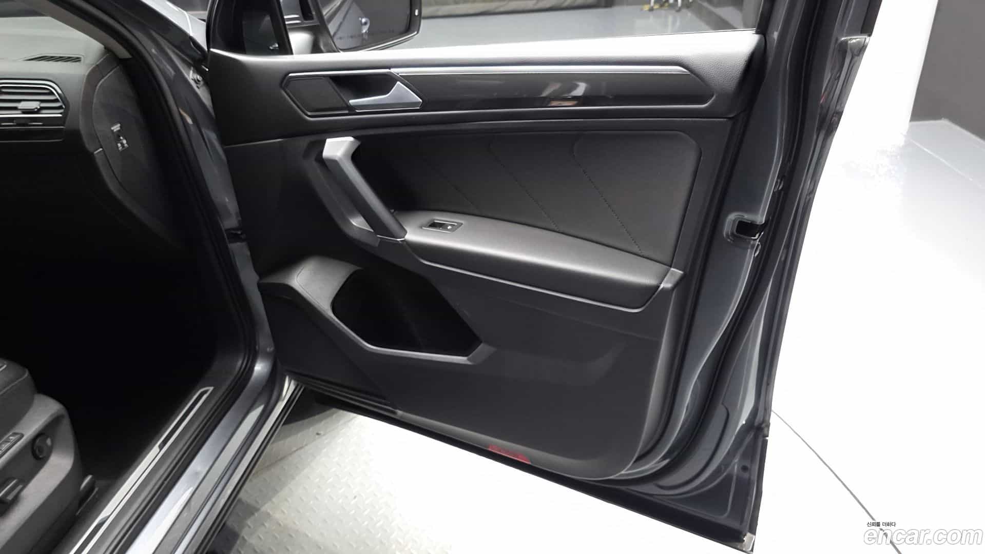 Tiguan Volkswagen 2018.7-INNER-034