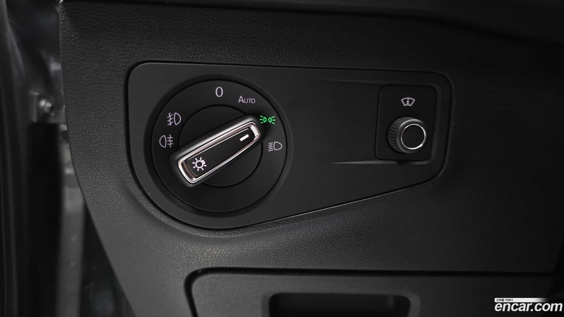 Tiguan Volkswagen 2018.7-OPTION-042
