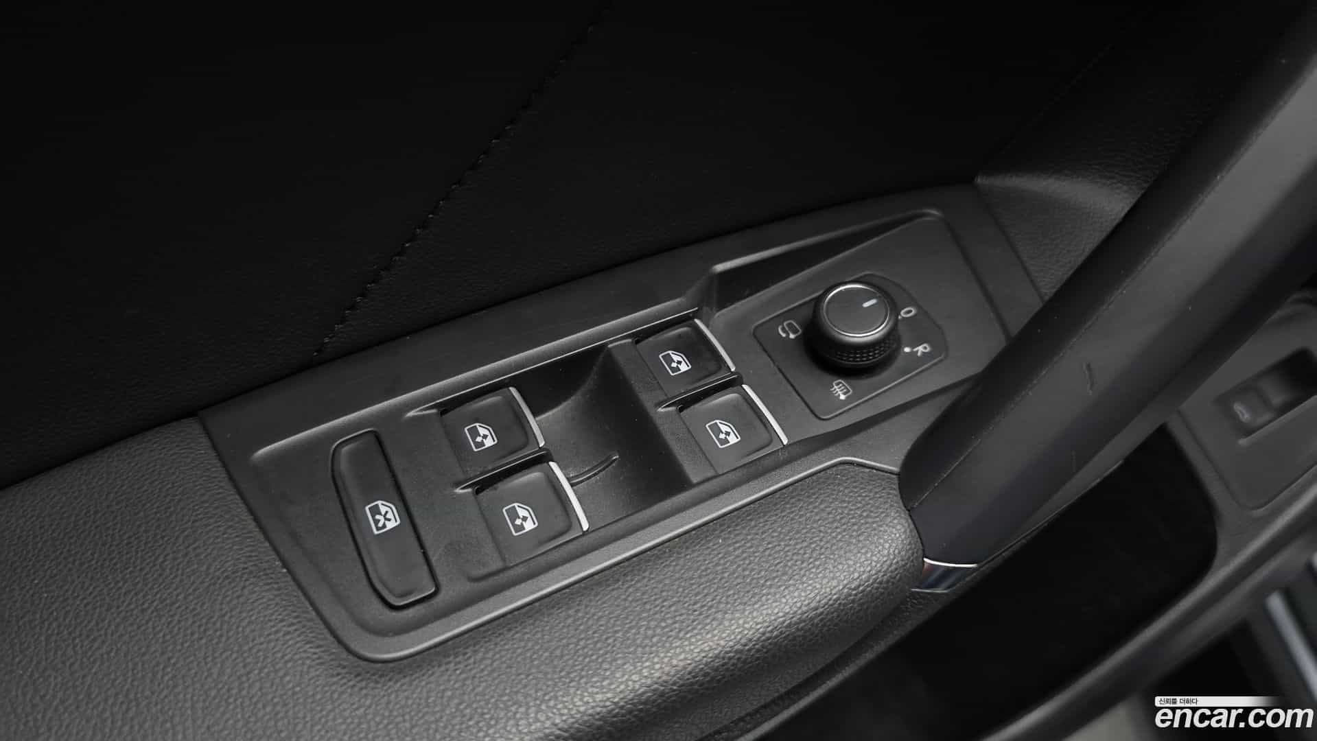 Tiguan Volkswagen 2018.7-OPTION-043