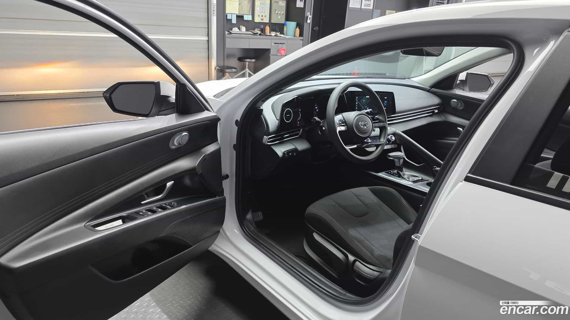 AVANTE Hyundai 2021.6-INNER-010