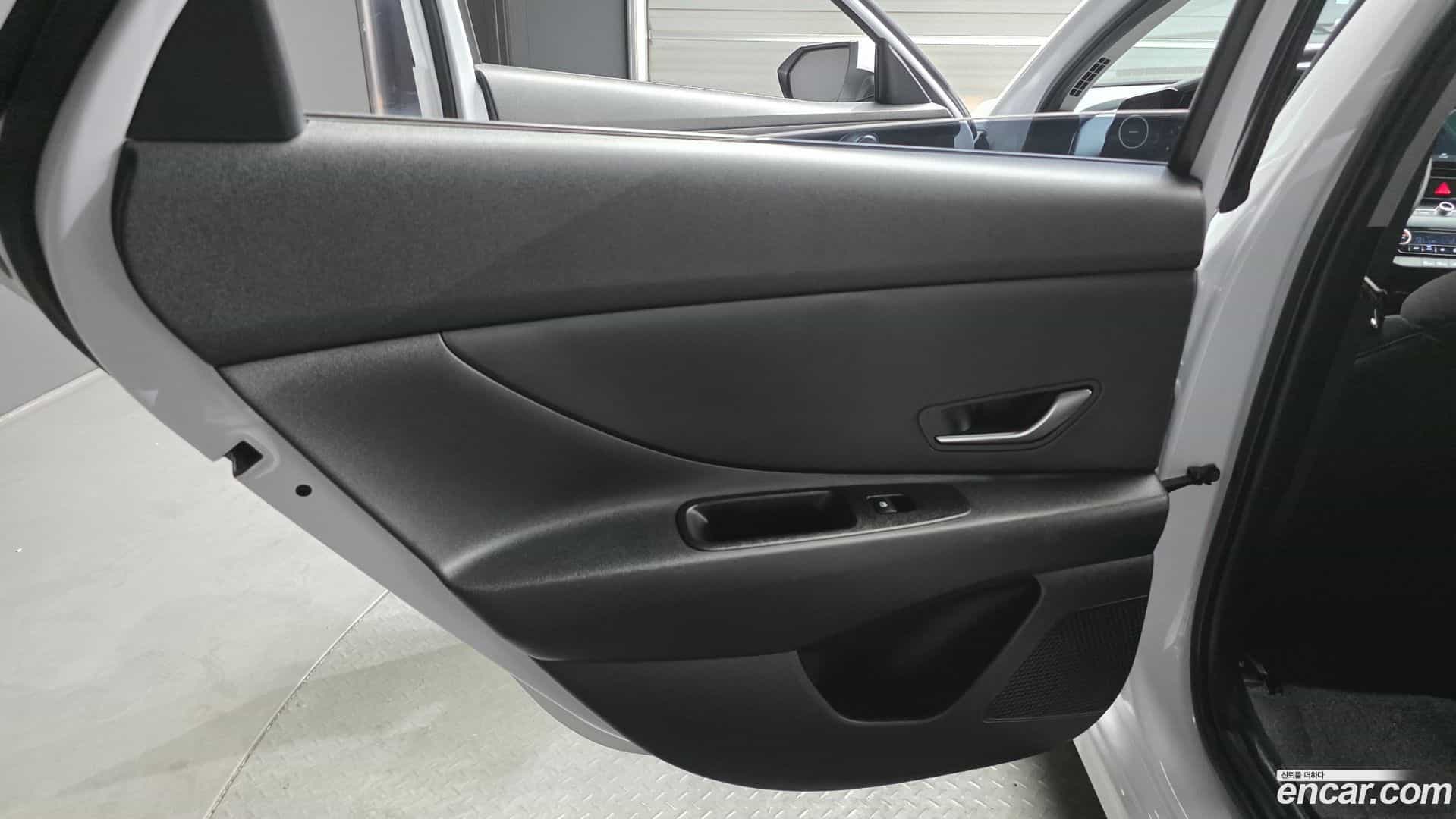 AVANTE Hyundai 2021.6-INNER-035