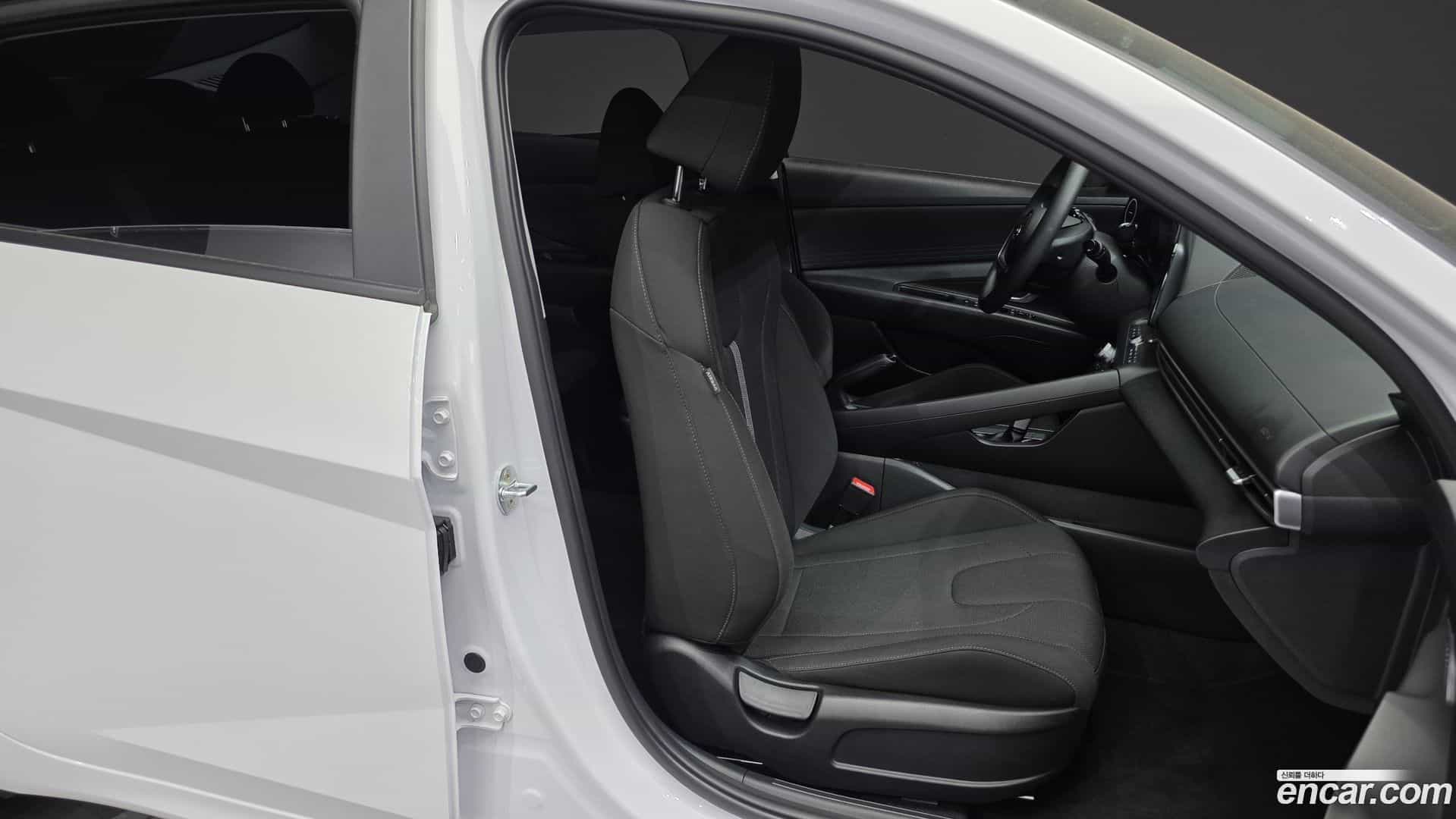AVANTE Hyundai 2021.6-INNER-036