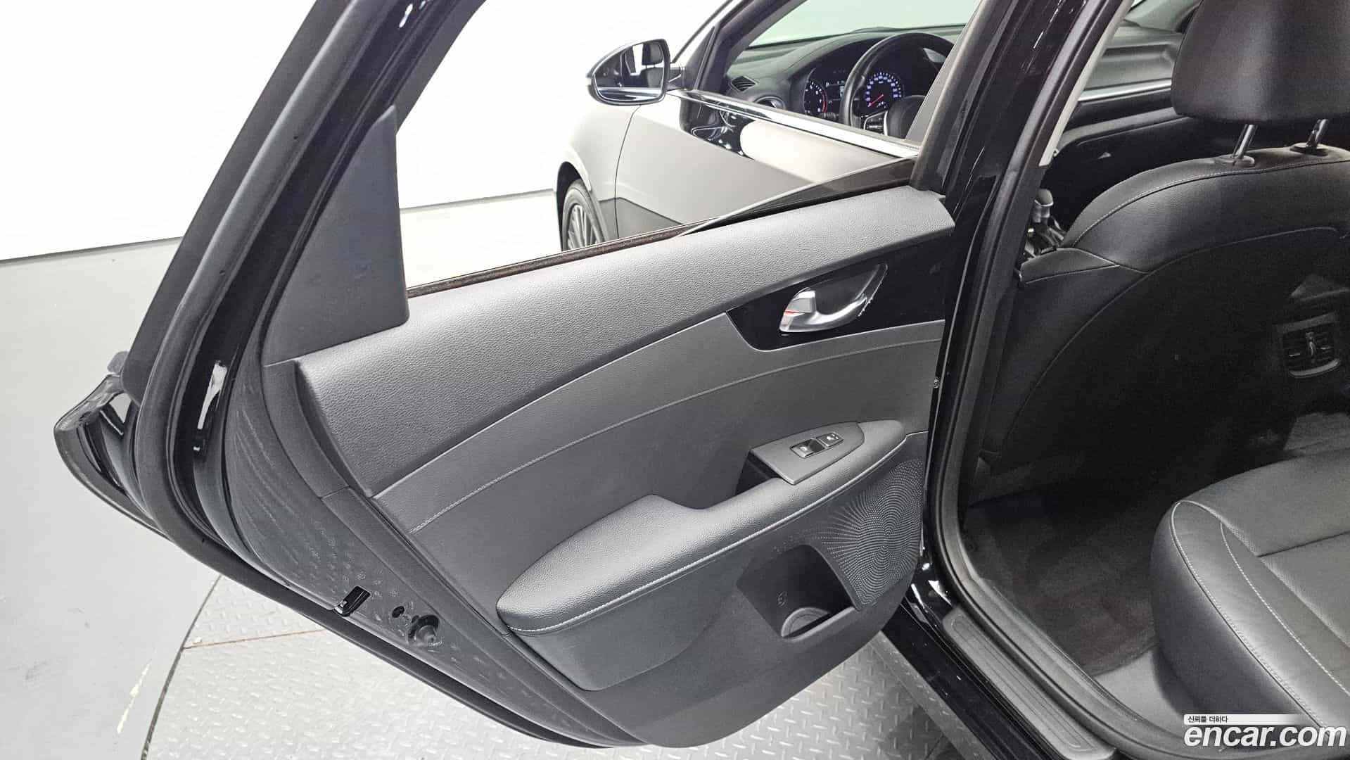 K3 Kia 2022.10-INNER-035