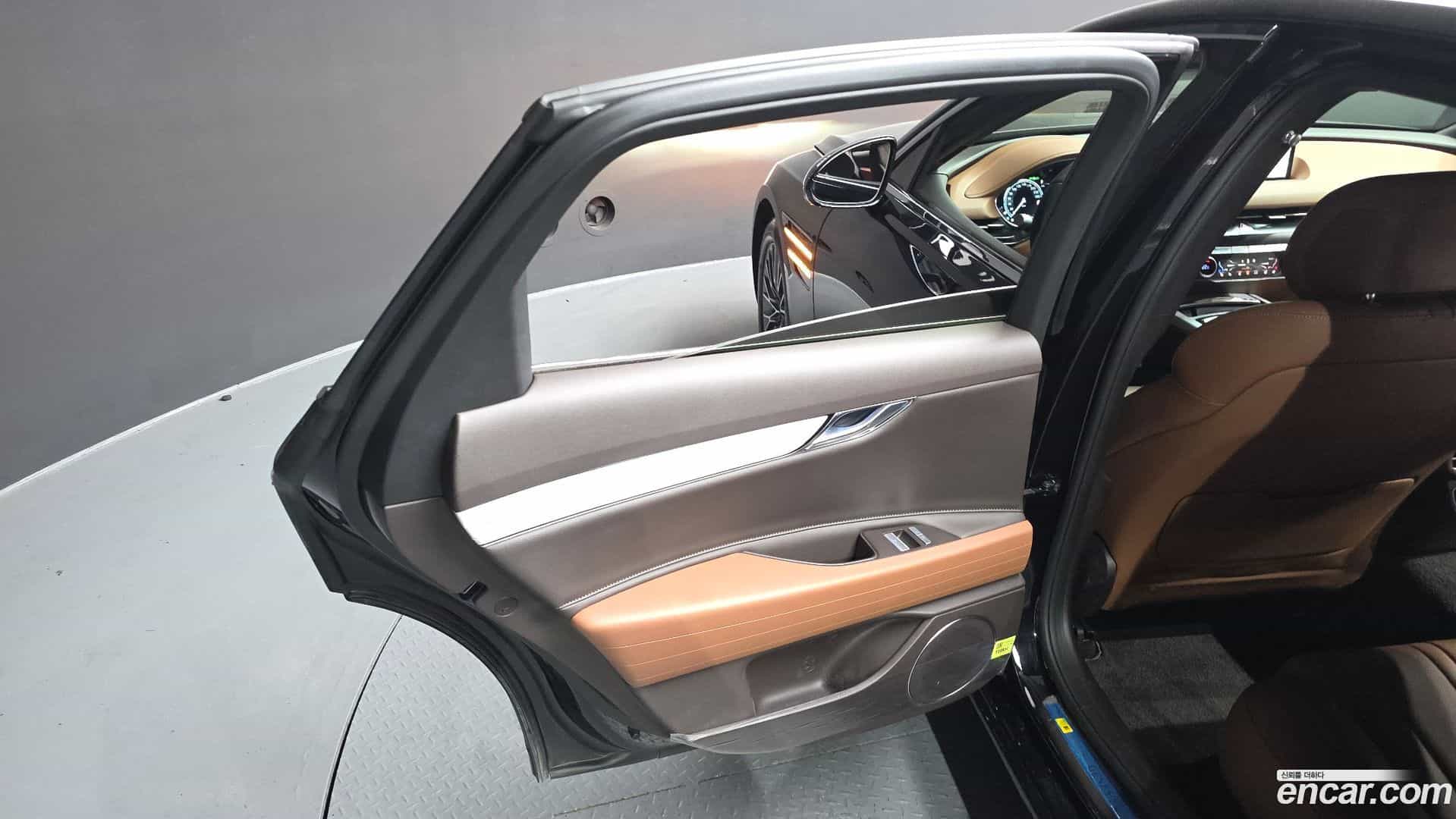 G80 Genesis 2022.4-INNER-035