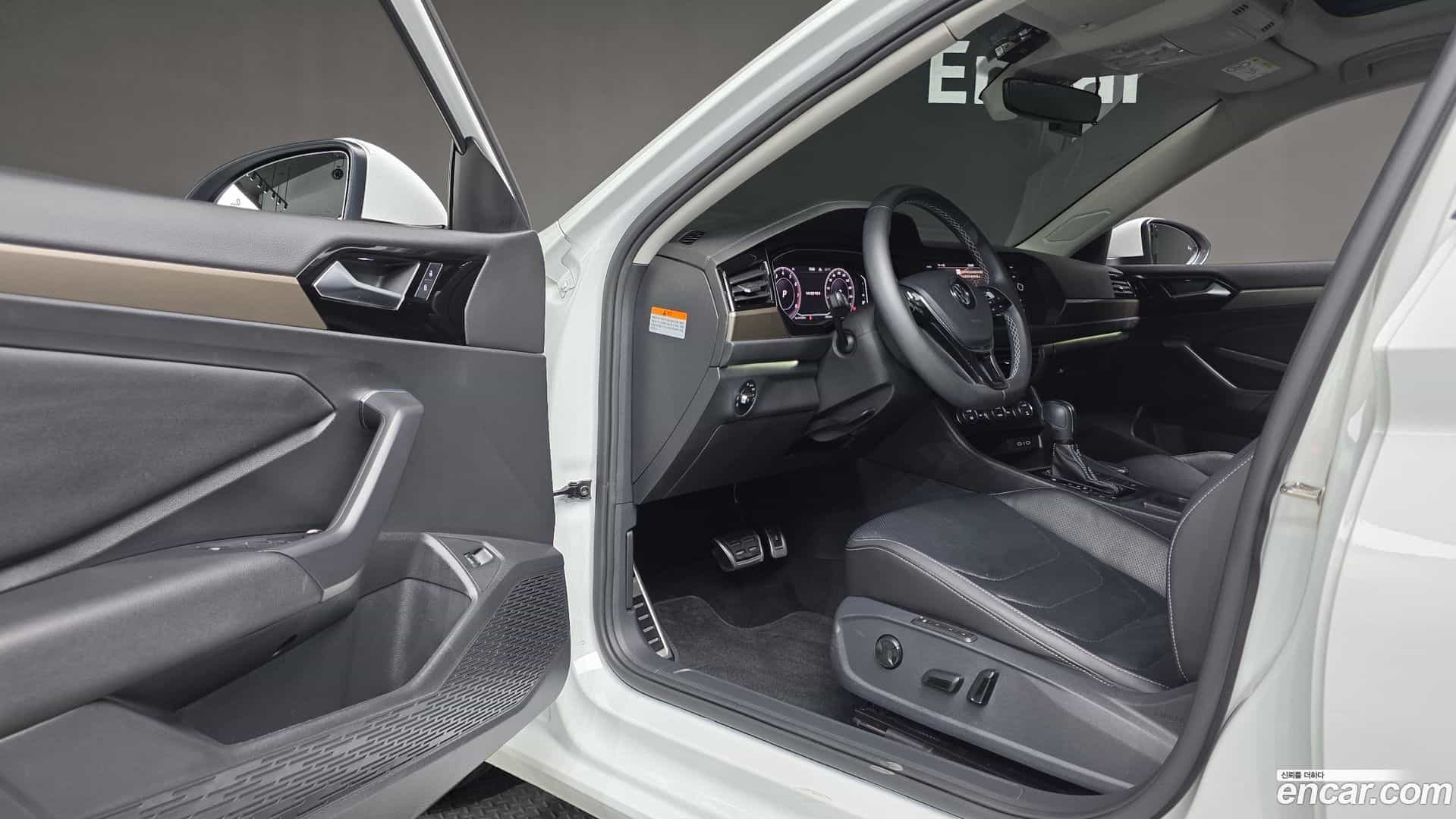 Jetta Volkswagen 2021.11-INNER-036