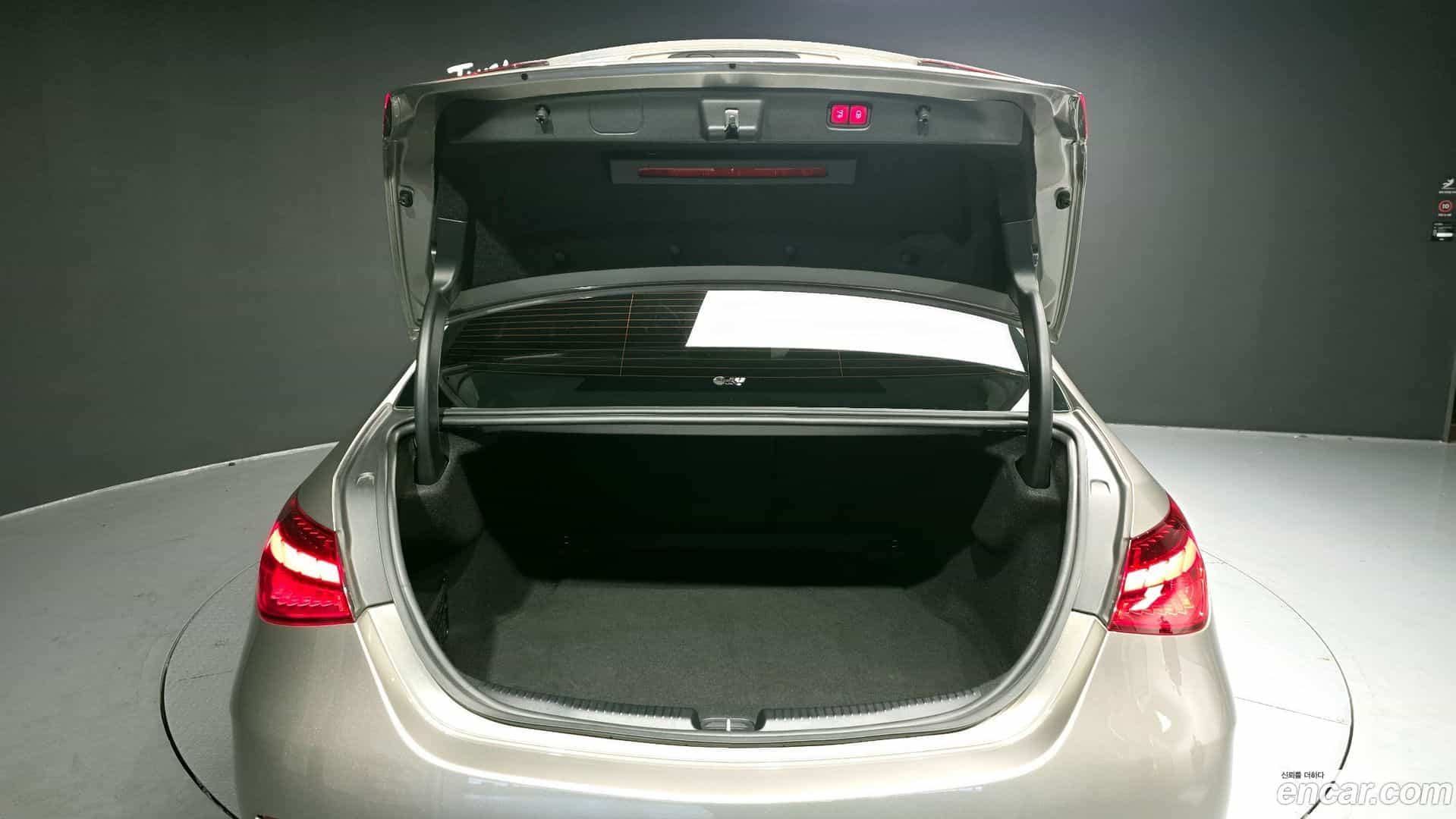 C-Class Mercedes-Benz 2022.5-OPTION-024
