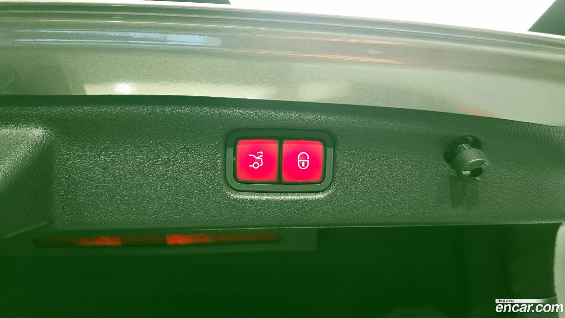 C-Class Mercedes-Benz 2022.5-OPTION-041