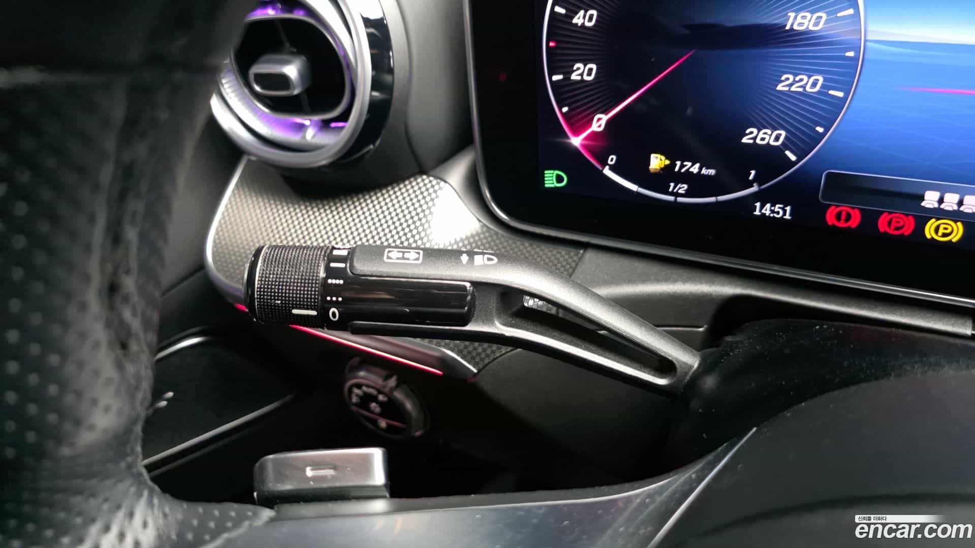 C-Class Mercedes-Benz 2022.5-OPTION-042