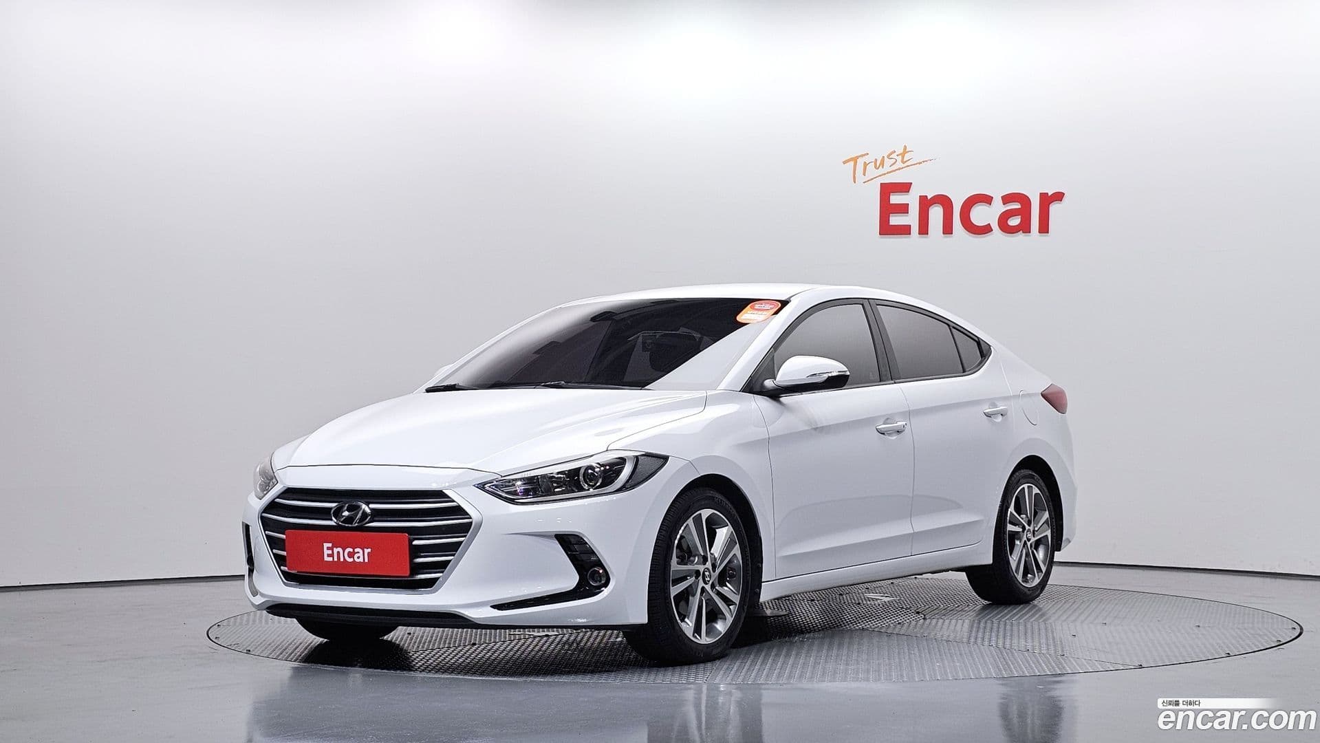 Main__Slider__Photo:AVANTE Hyundai 2018.6-0
