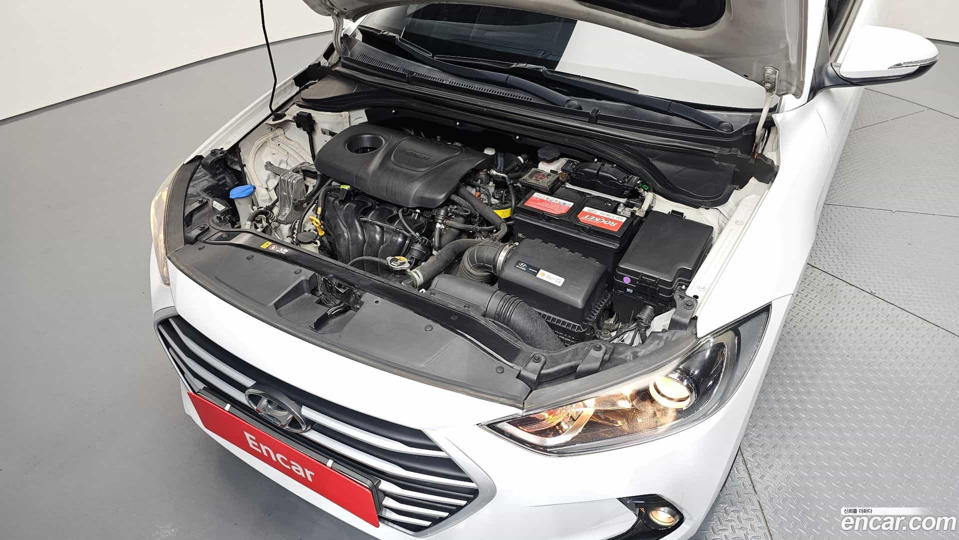 AVANTE Hyundai 2018.6-OUTER-006