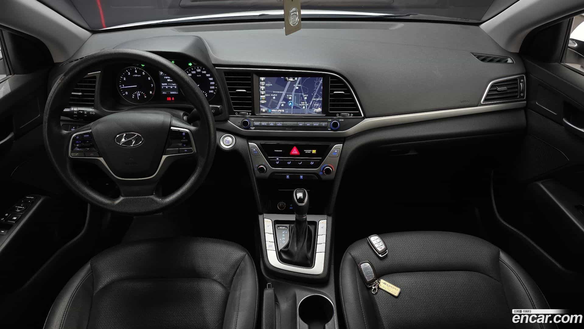 AVANTE Hyundai 2018.6-INNER-007