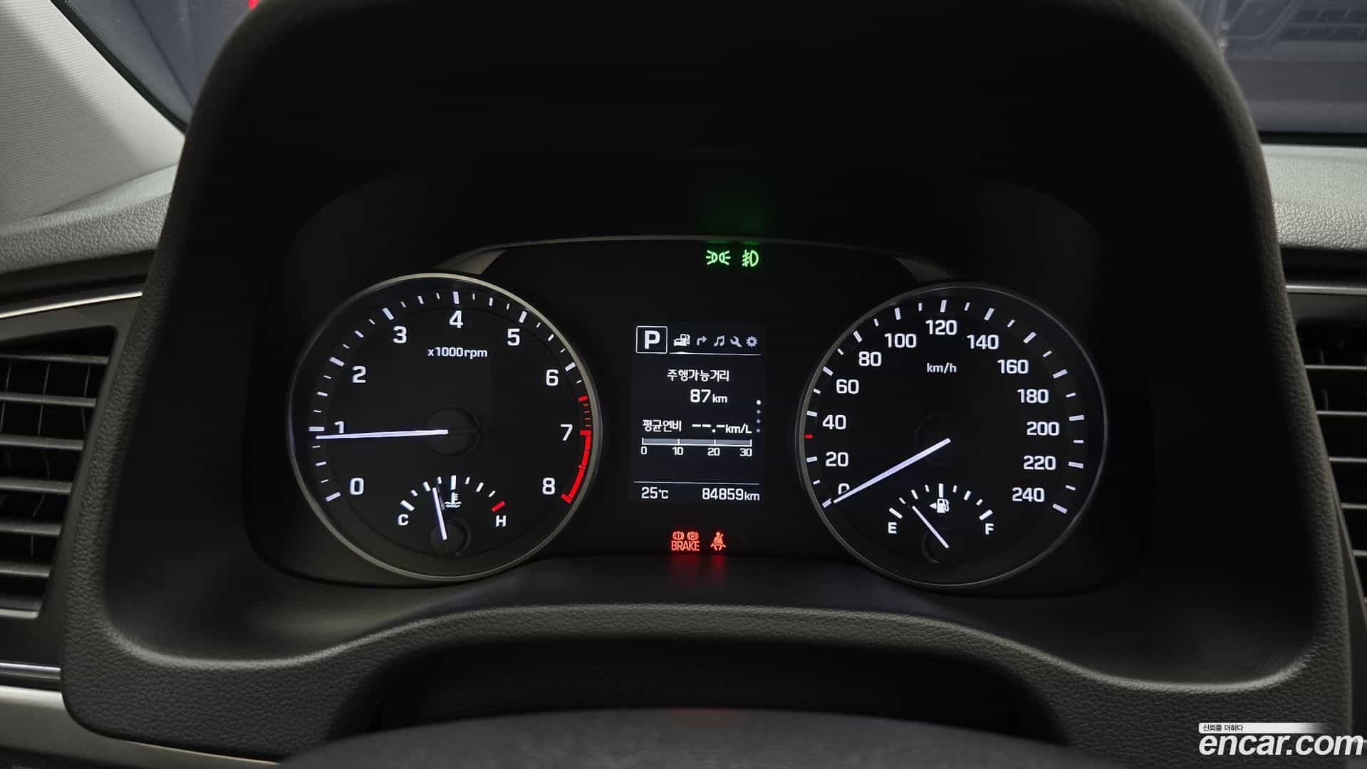 AVANTE Hyundai 2018.6-INNER-008