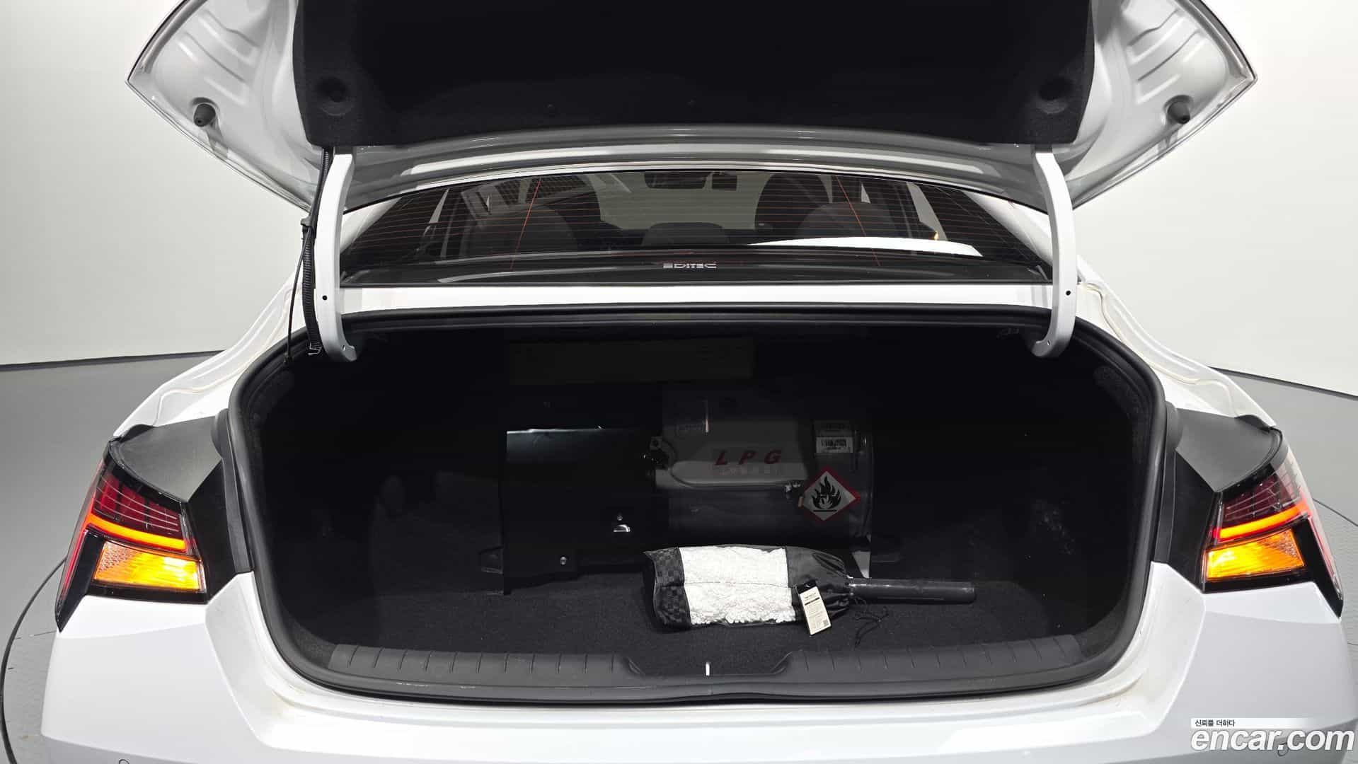 AVANTE Hyundai 2021.4-OPTION-024