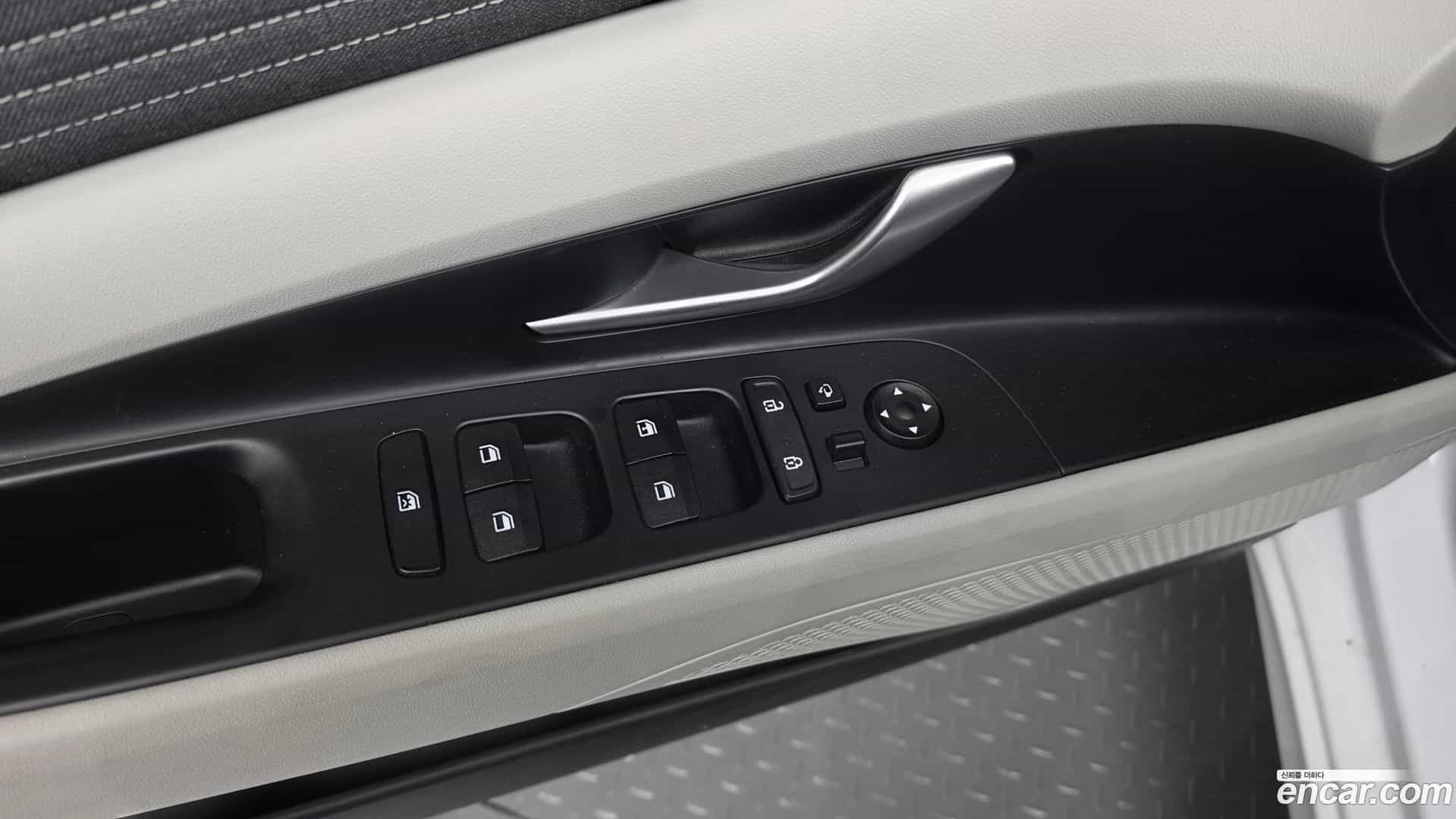 AVANTE Hyundai 2021.4-OPTION-041
