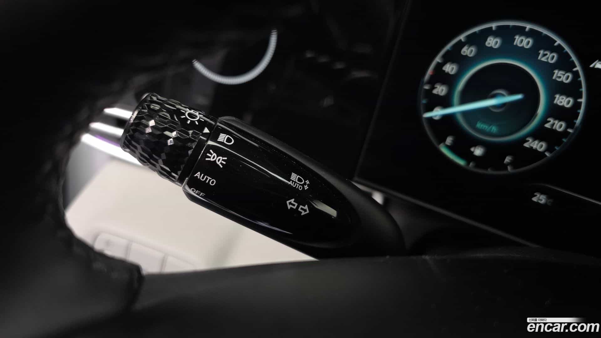 AVANTE Hyundai 2021.4-OPTION-042