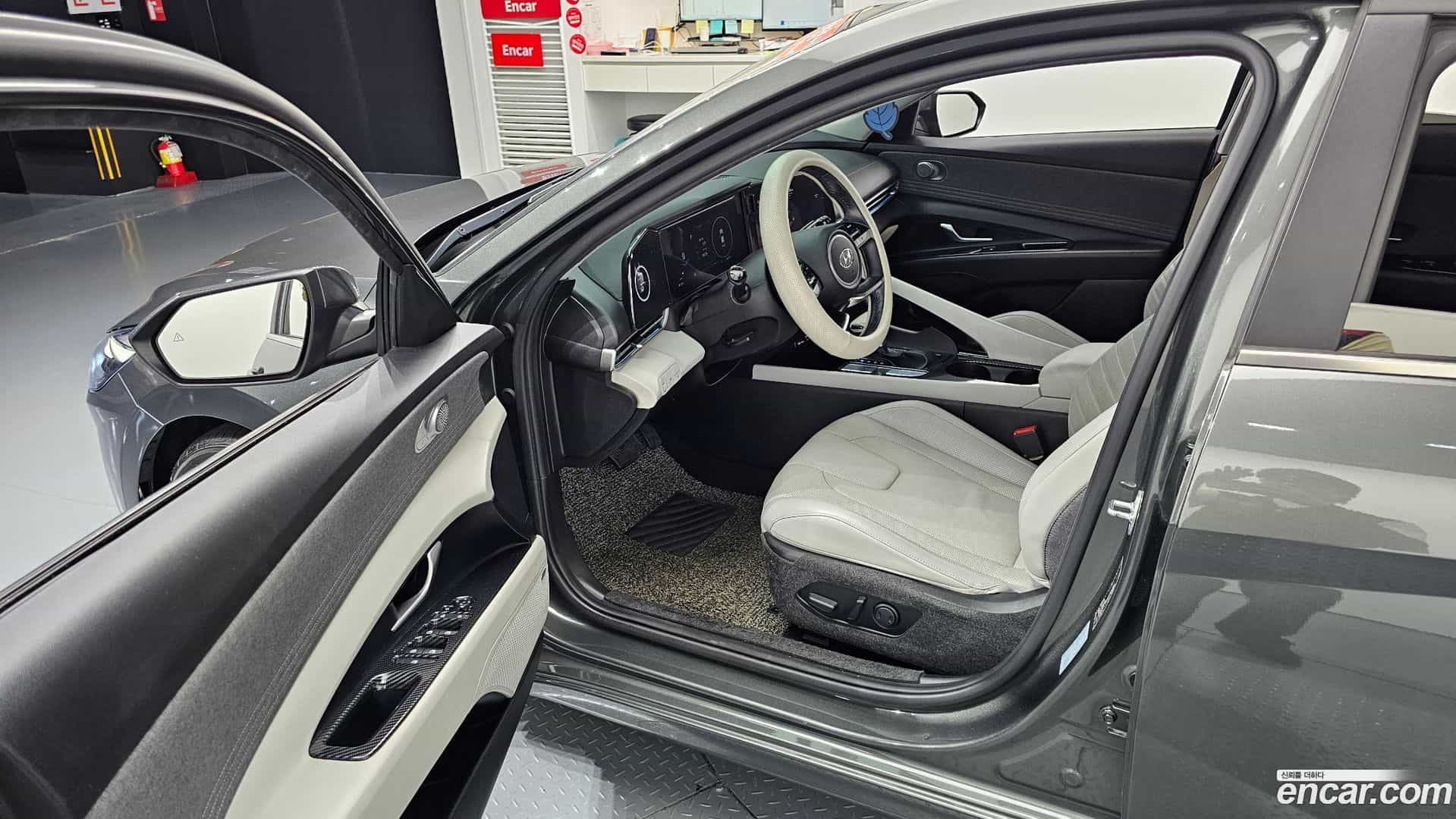 AVANTE Hyundai 2021.0-INNER-010