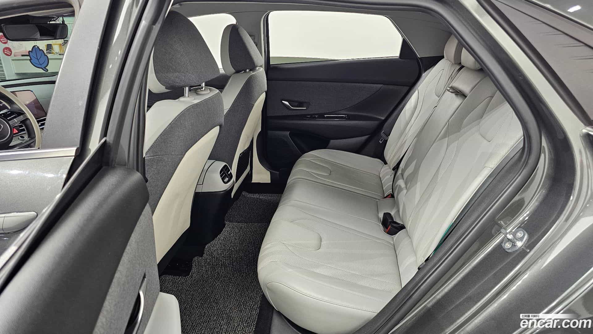 AVANTE Hyundai 2021.0-OPTION-016